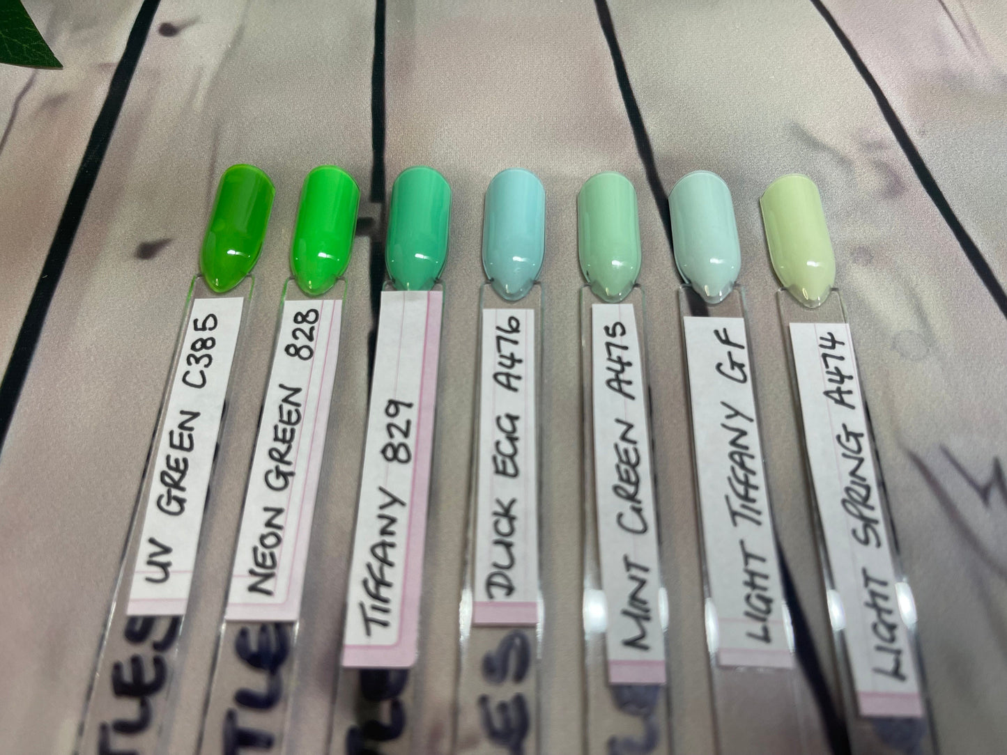 THE GREENS - Block colour or French Tip - Set of 10 Solid Colour or French Tip Nails
