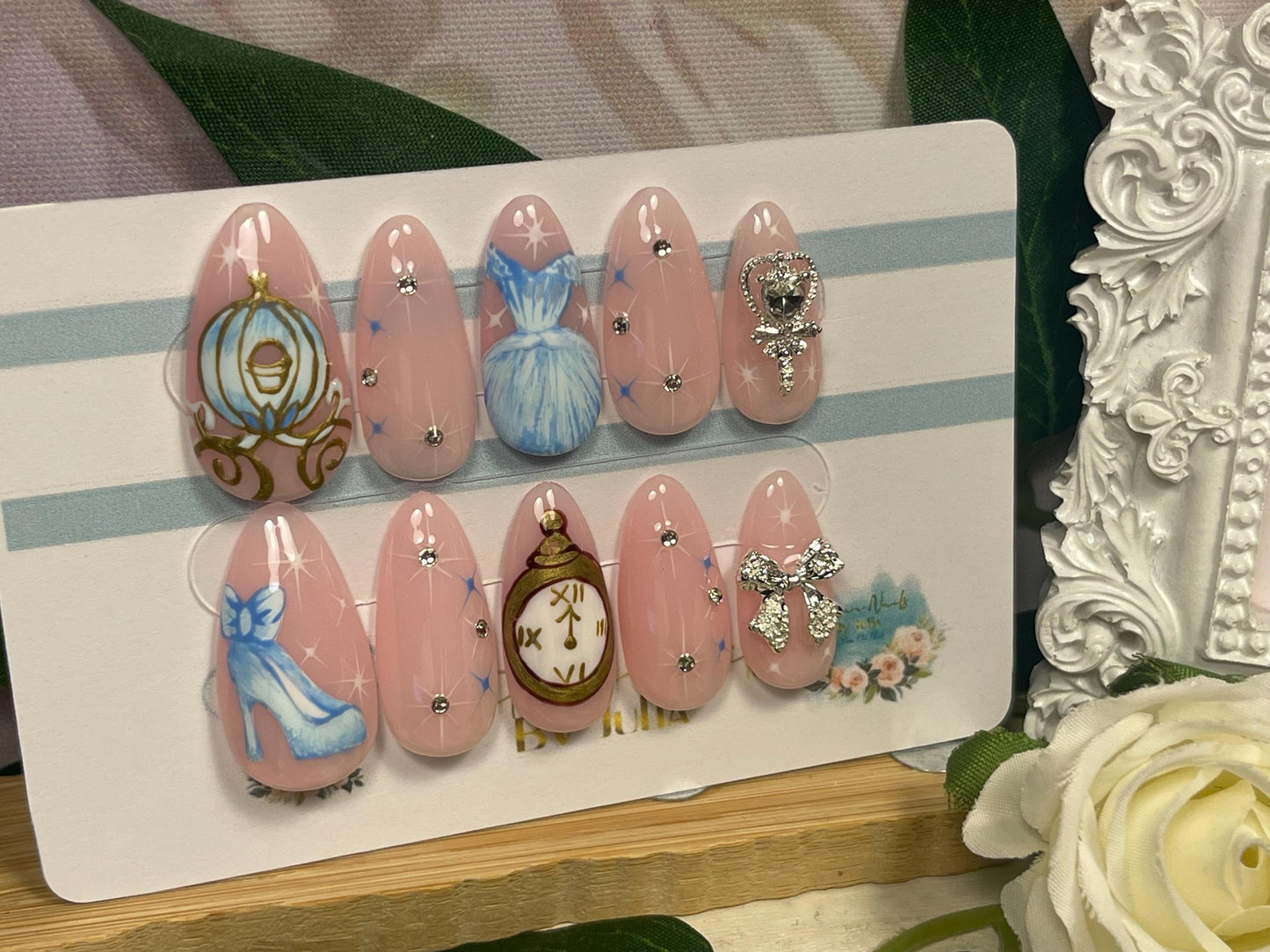 BIBBIDI BOBBIDI BOO - Set of 10 Cinderella inspired Nails
