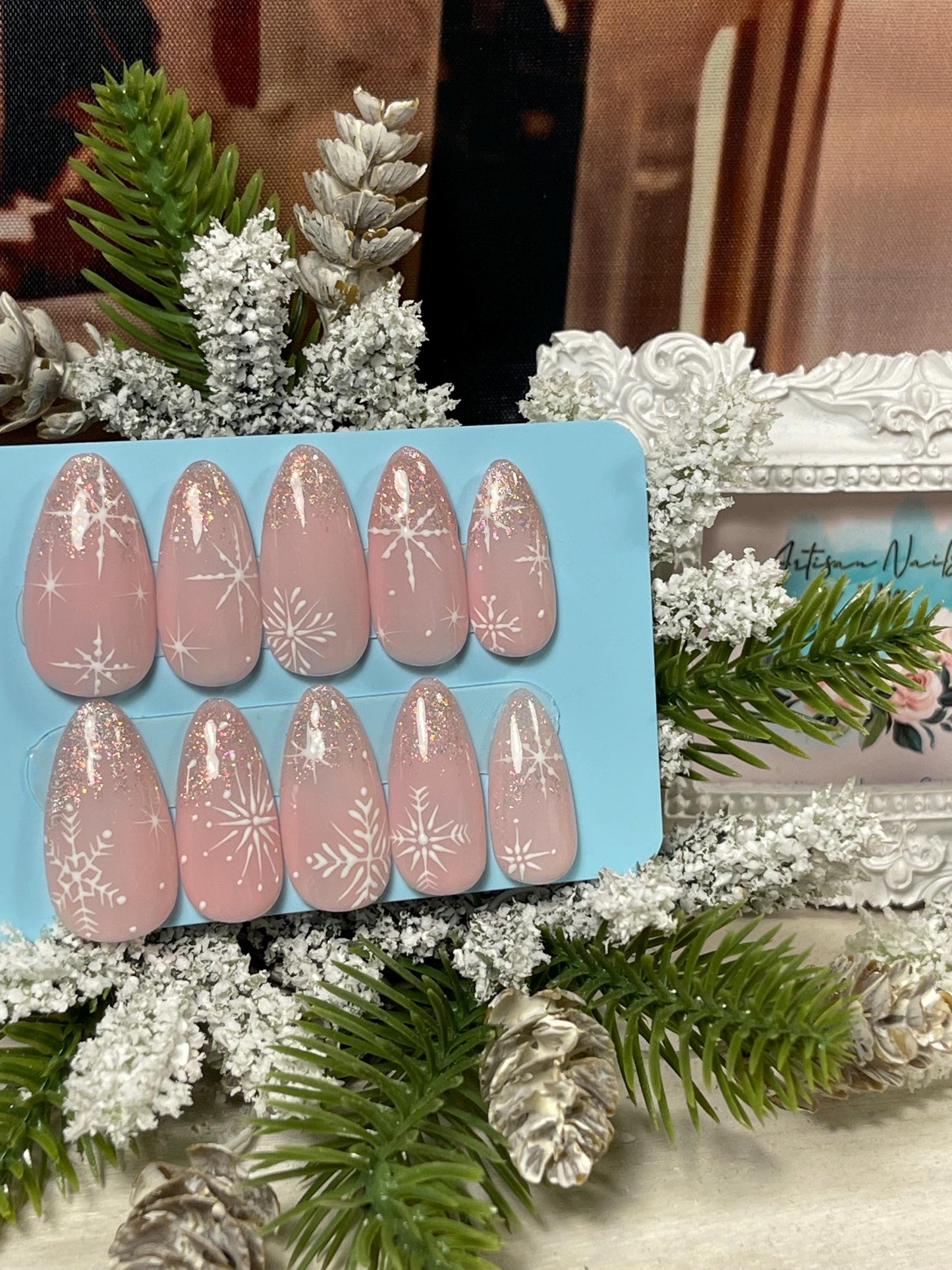 SNOW ANGEL - Set of cats eye Snowflake Nails