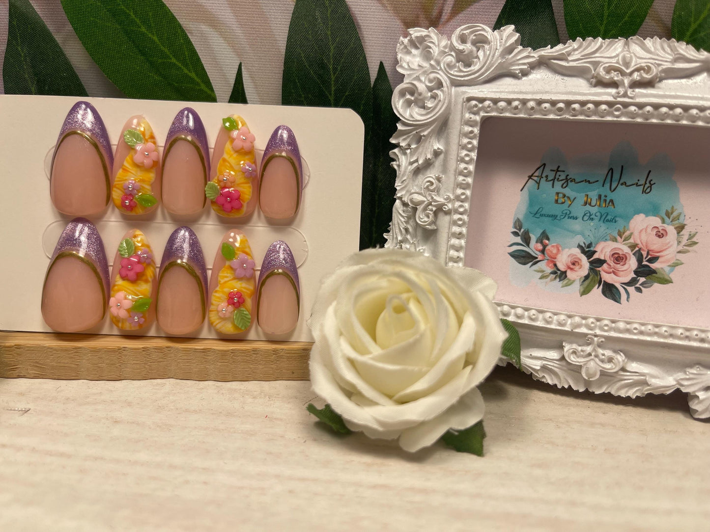 Suéltate el pelo - Juego de 10 uñas con temática de Rapunzel
