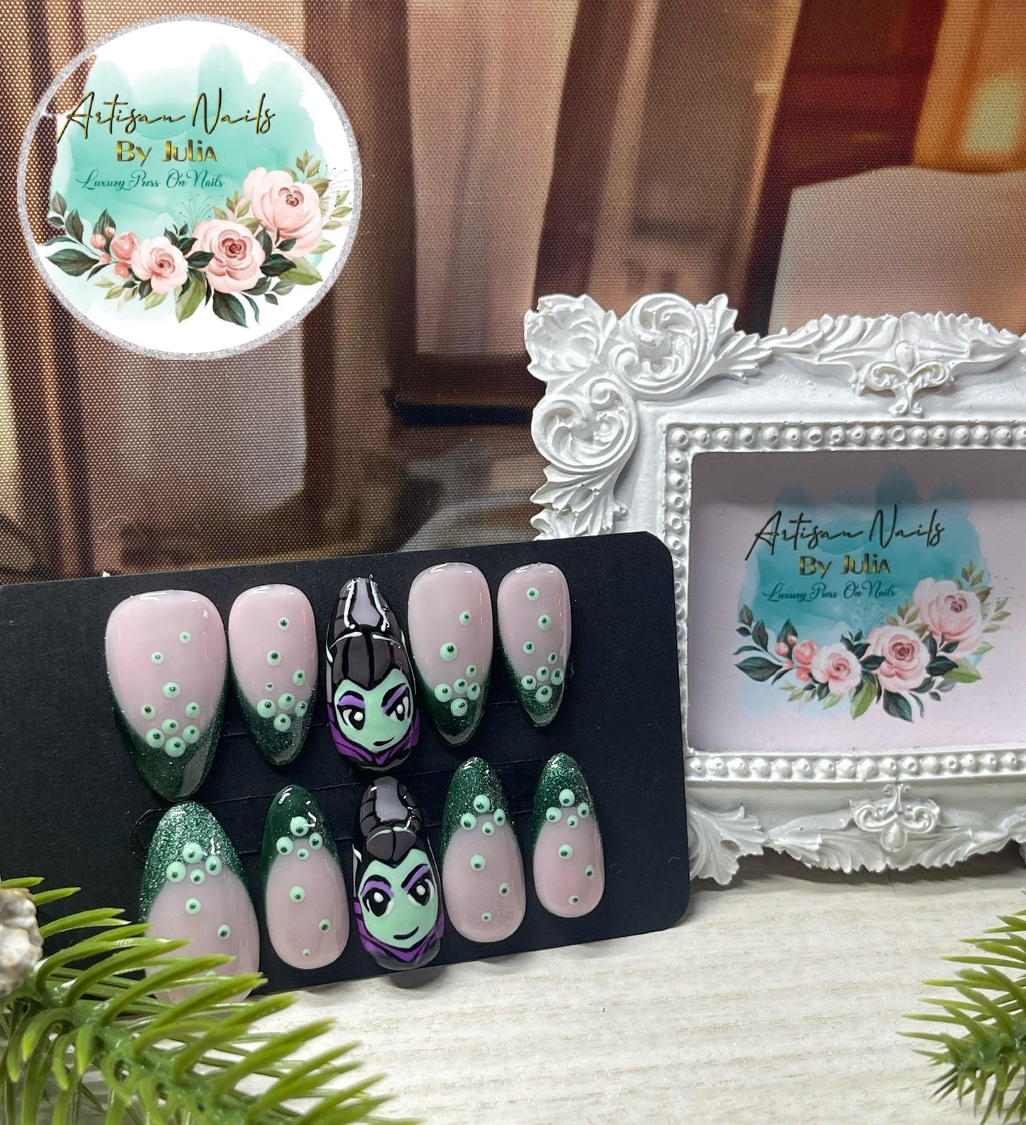 MALEFICENT - Set of 10 Maleficent inspired Nails