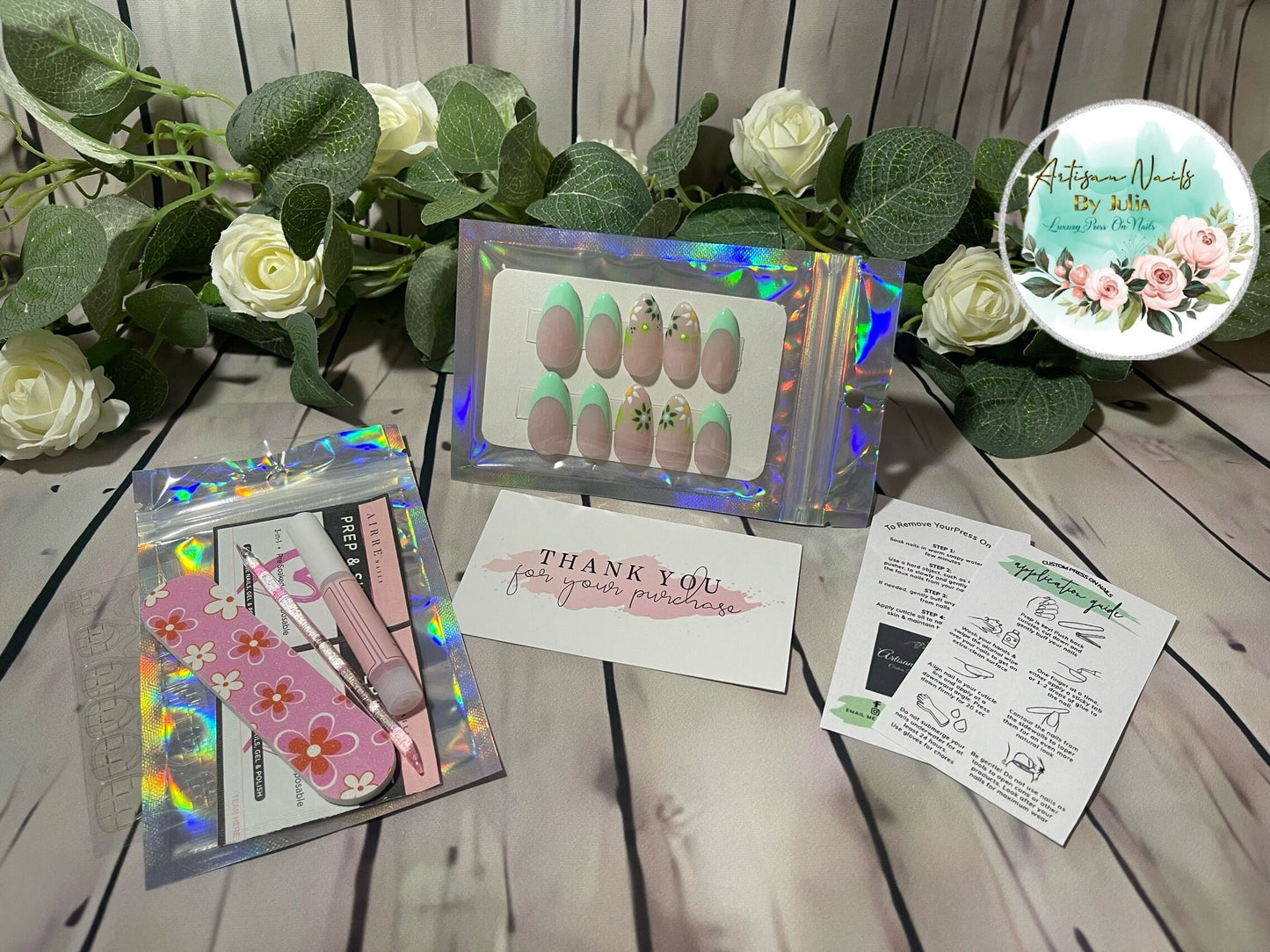 EMERALD DREAMS - Juego de 10 uñas francesas verdes con detalles florales