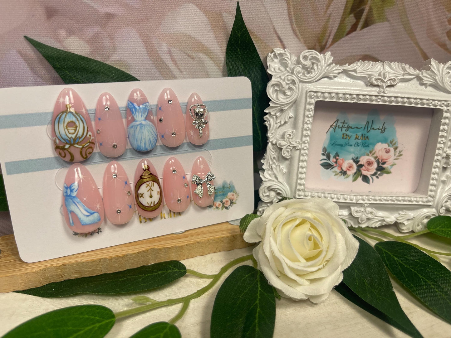 BIBBIDI BOBBIDI BOO - Set of 10 Cinderella inspired Nails
