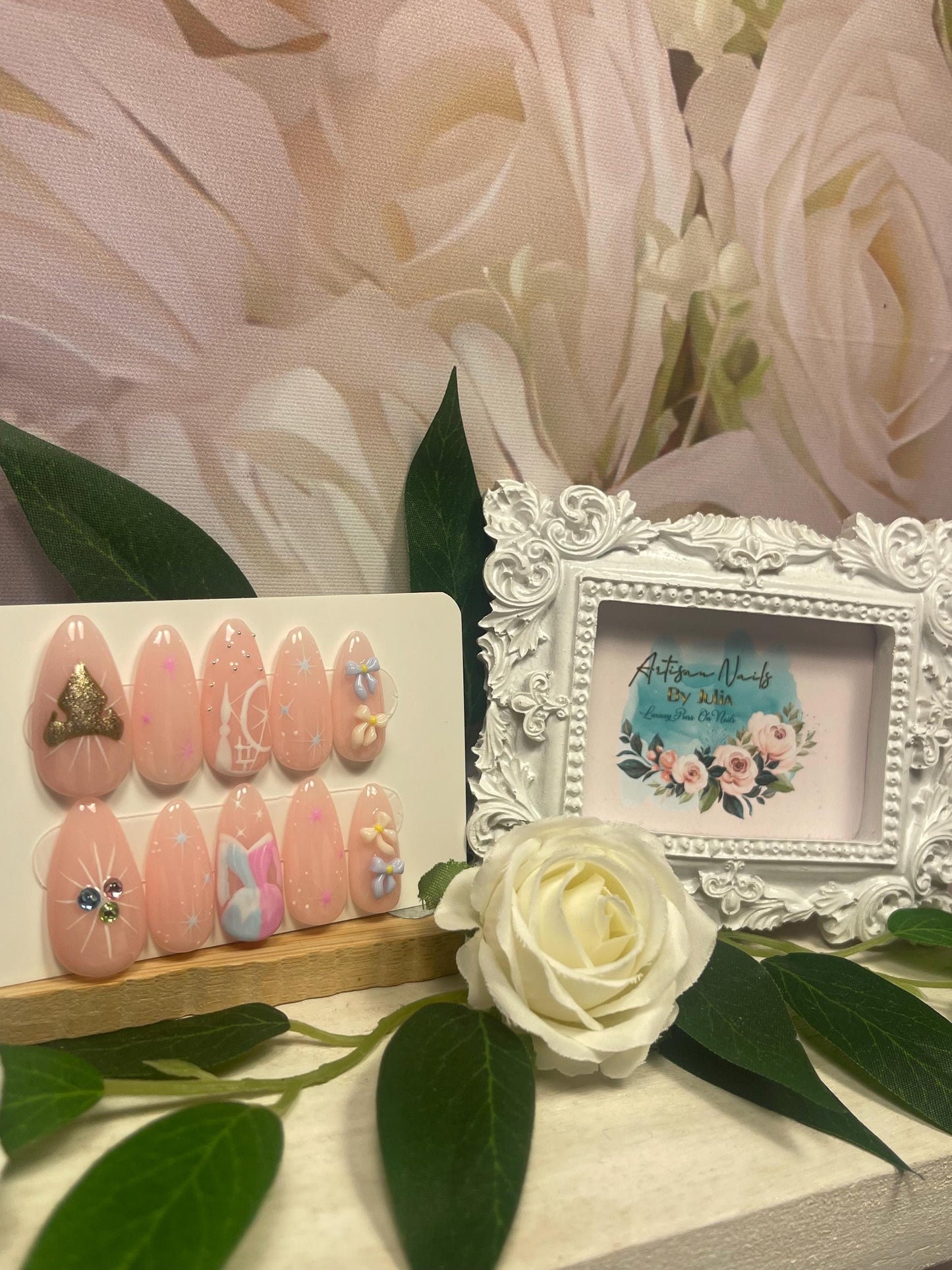 BRIAR ROSE - Set of 10 Sleeping Beauty themed Nails with 3D Bows