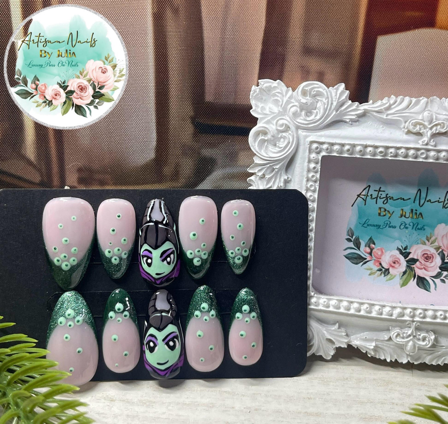 MALEFICENT - Set of 10 Maleficent inspired Nails