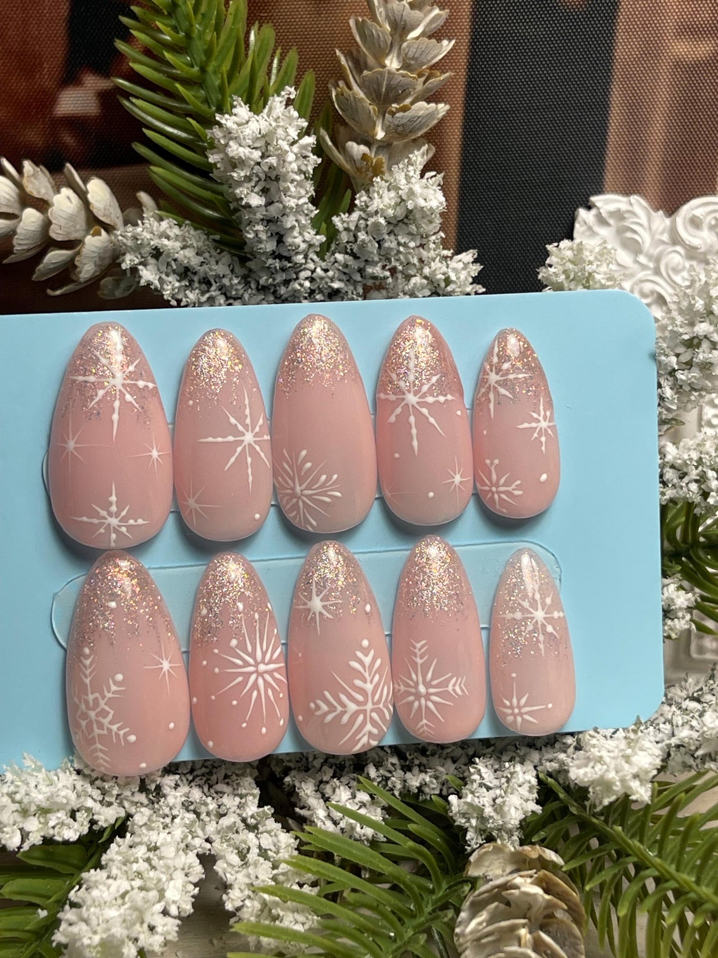 SNOW ANGEL - Set of cats eye Snowflake Nails