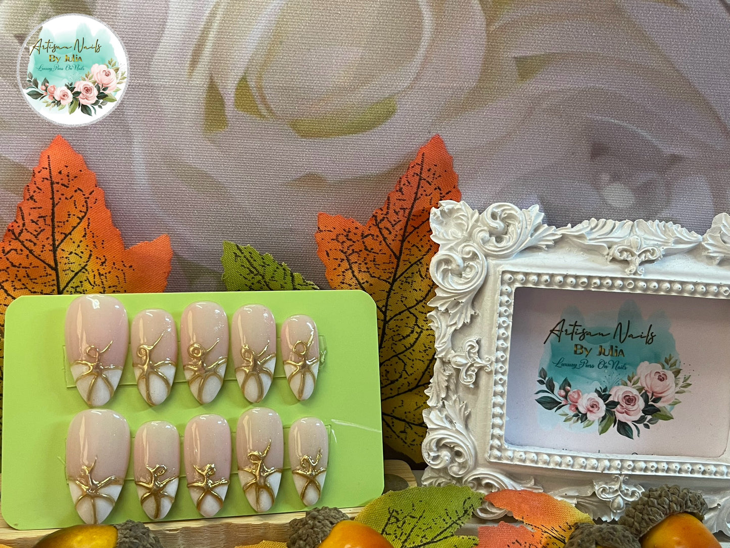 CITROUILLE BLANCHE - Gel Press on Nails - Lot de 10 ongles blancs et dorés en forme de citrouille - Fabriqués sur commande
