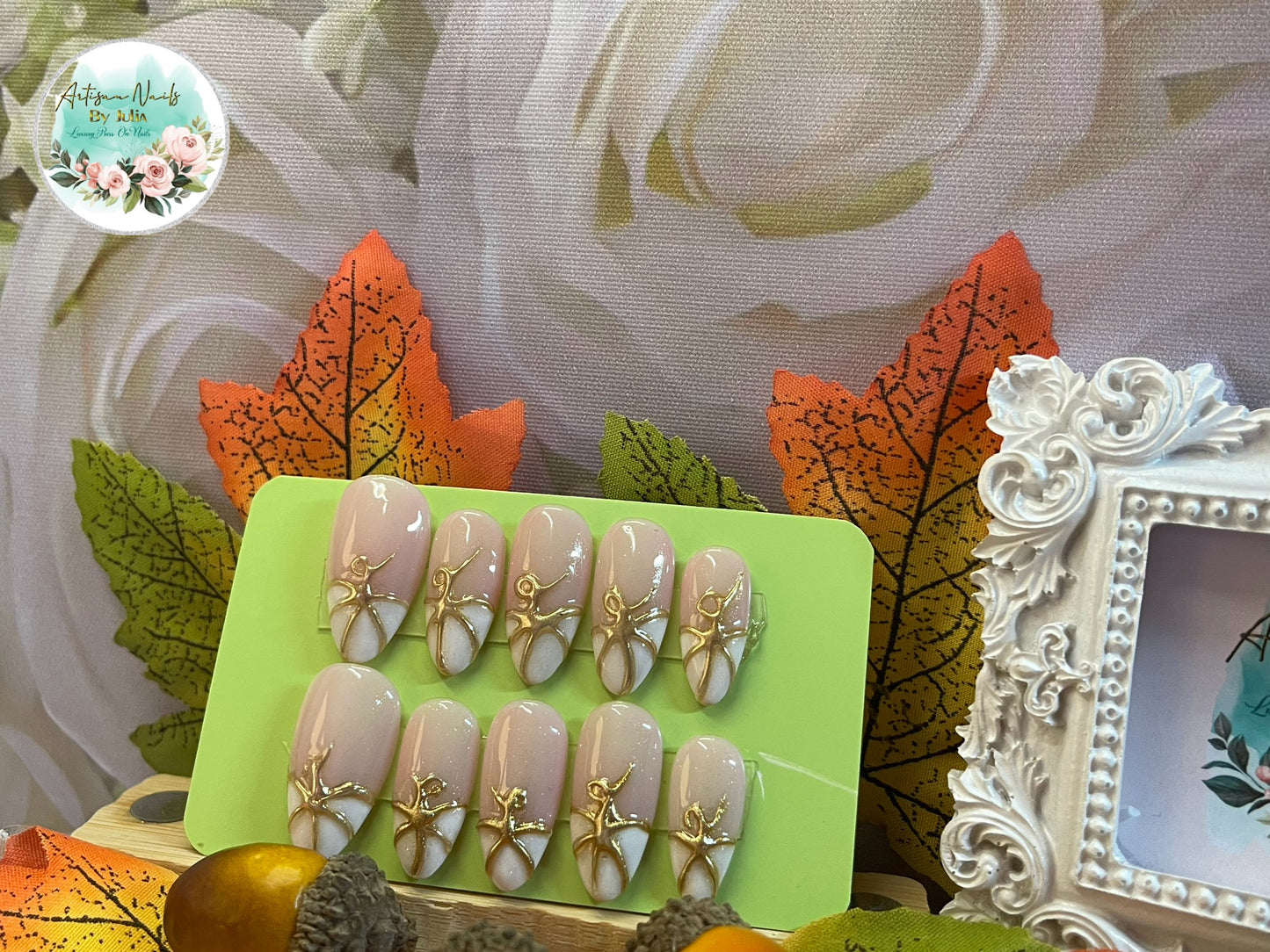 CITROUILLE BLANCHE - Gel Press on Nails - Lot de 10 ongles blancs et dorés en forme de citrouille - Fabriqués sur commande