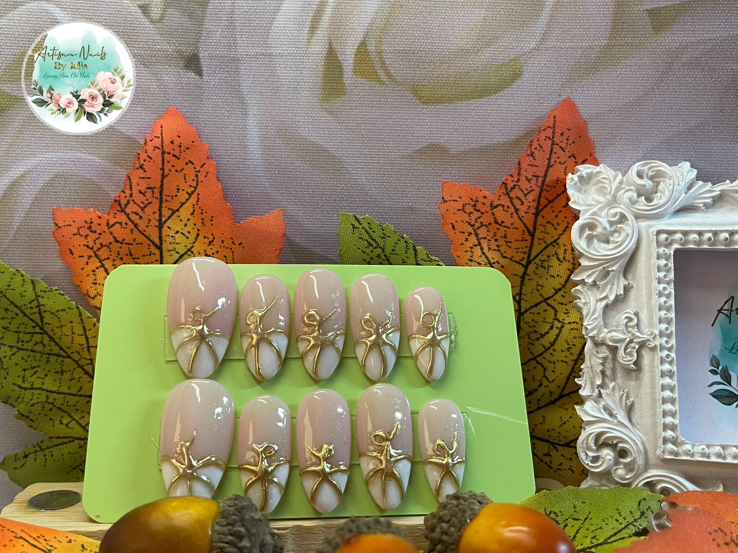 CITROUILLE BLANCHE - Gel Press on Nails - Lot de 10 ongles blancs et dorés en forme de citrouille - Fabriqués sur commande