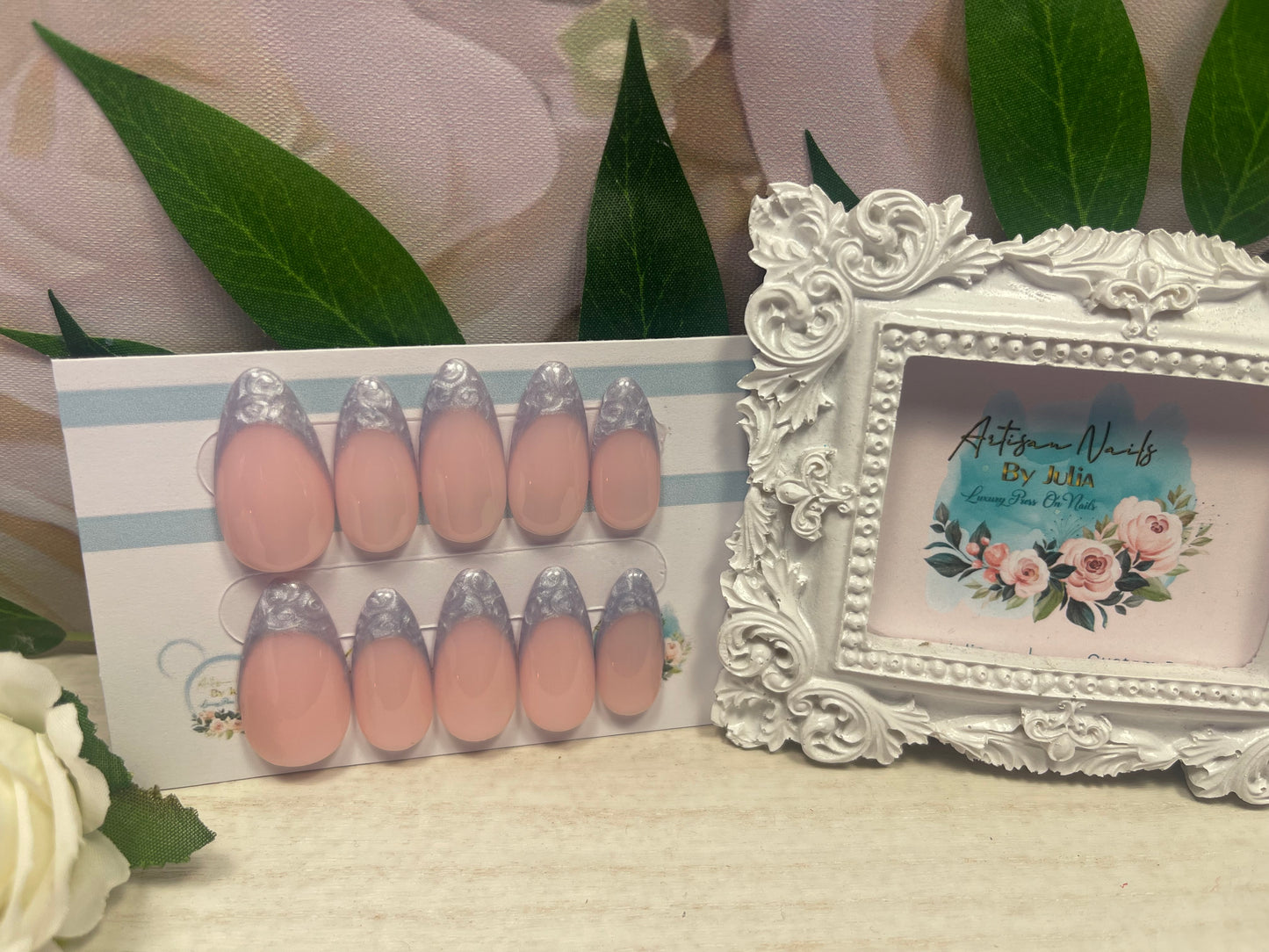 FROSTY BLUE - Set of 10 mother of pearl swirled French tip Nails