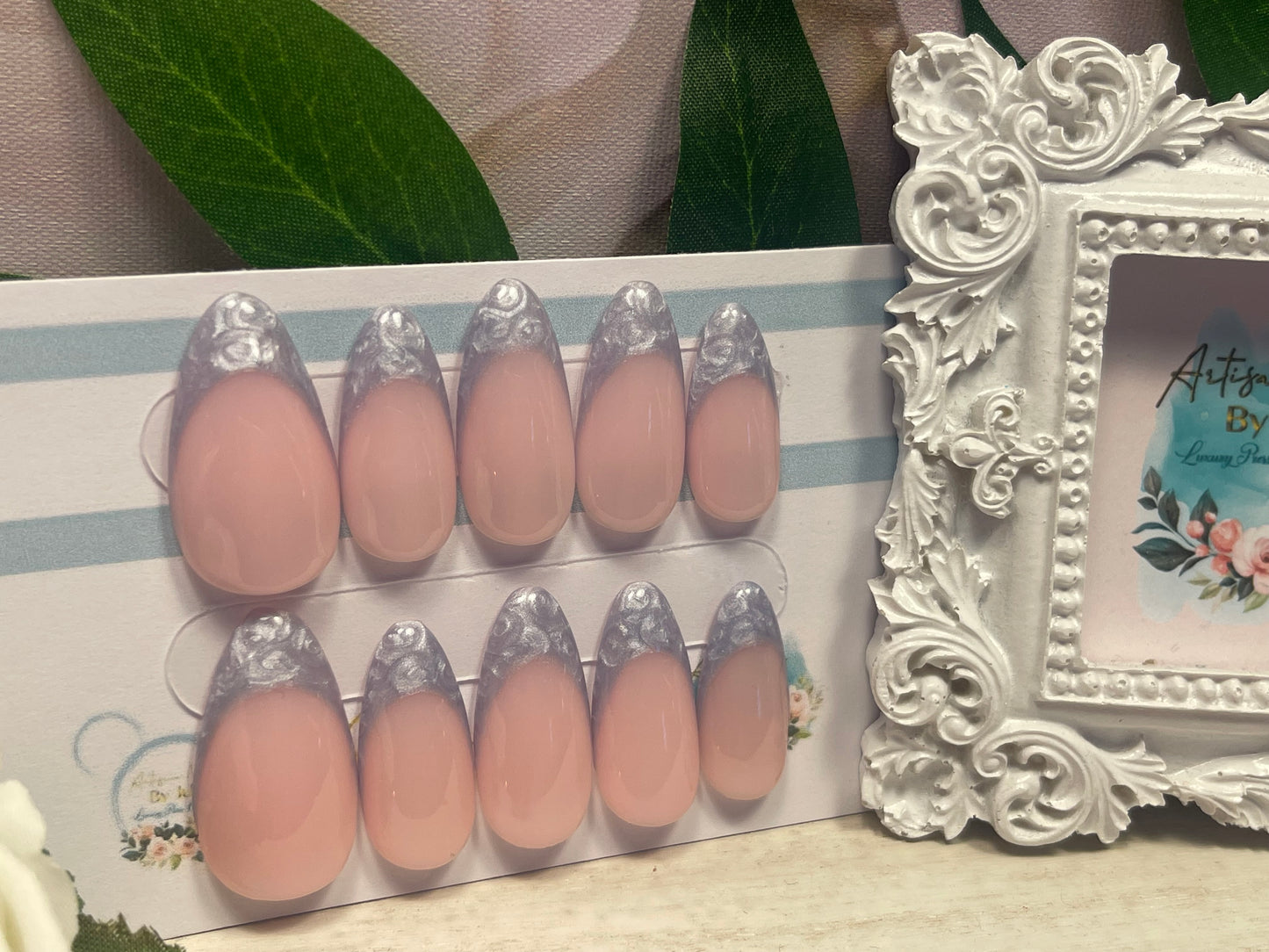 FROSTY BLUE - Set of 10 mother of pearl swirled French tip Nails