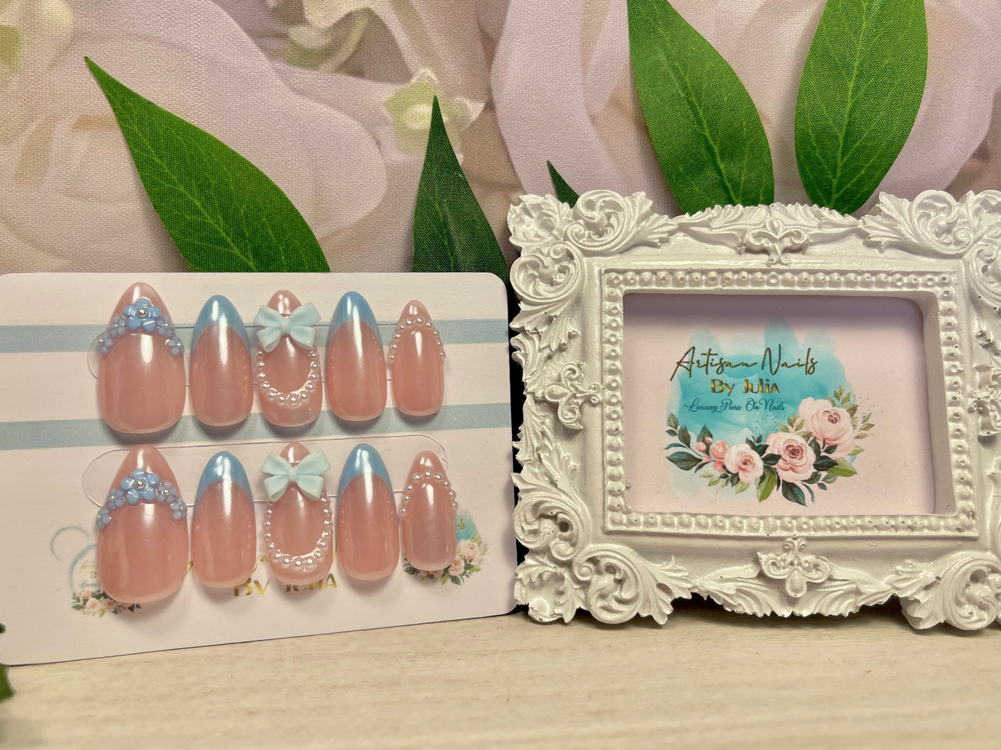 MAKE IT BLUE - Set of 10 Coquette Glazed Nails with Pearls & Bows