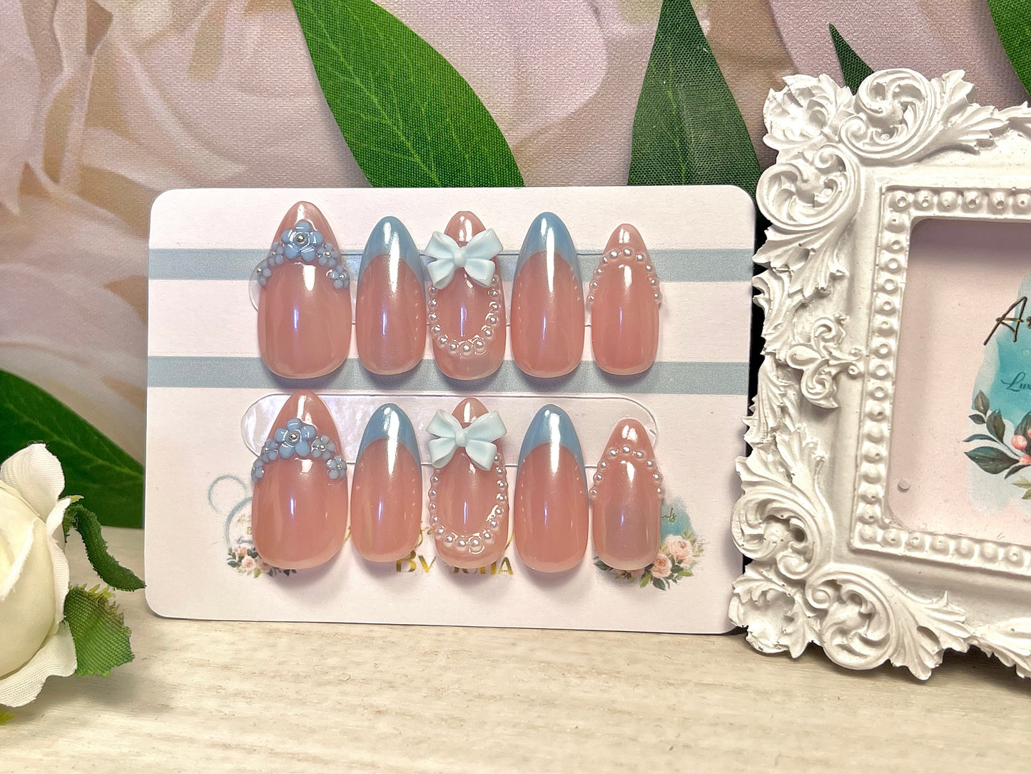 MAKE IT BLUE - Set of 10 Coquette Glazed Nails with Pearls & Bows