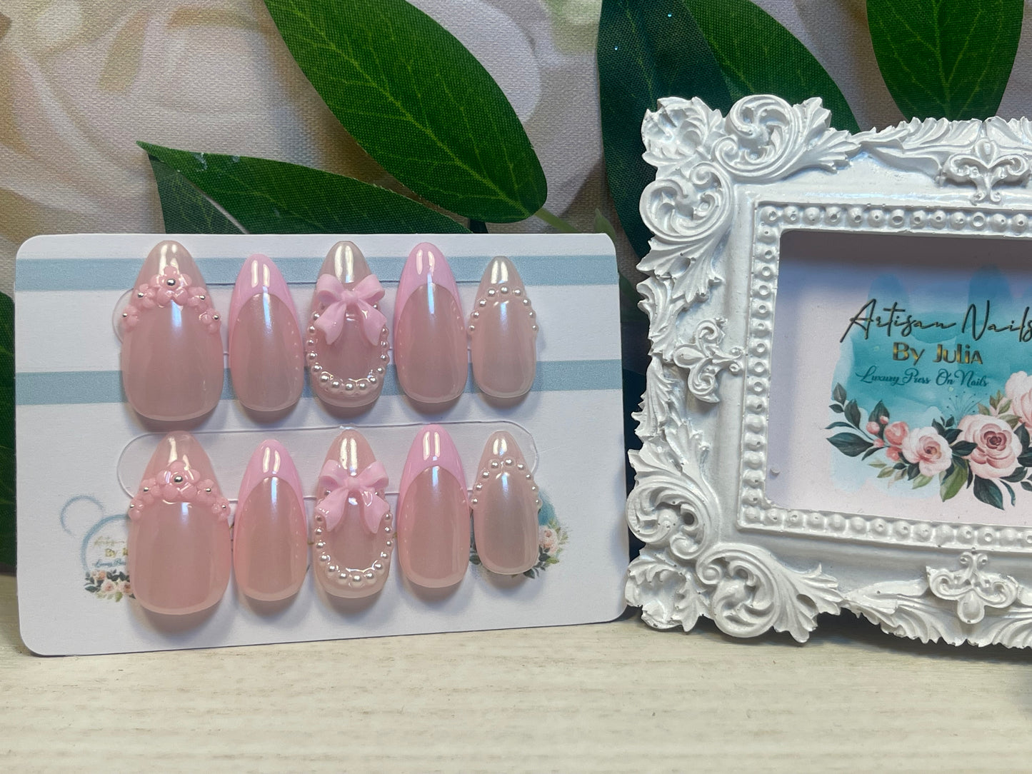 HAZLO ROSA - Juego de 10 uñas esmaltadas con perlas y lazos