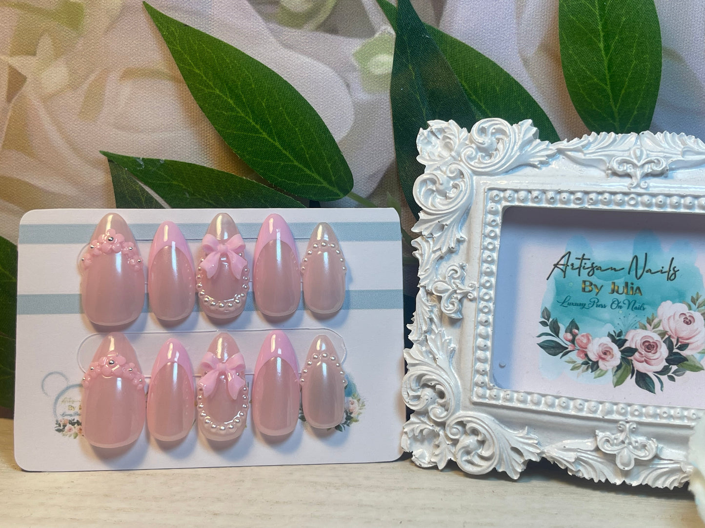 HAZLO ROSA - Juego de 10 uñas esmaltadas con perlas y lazos