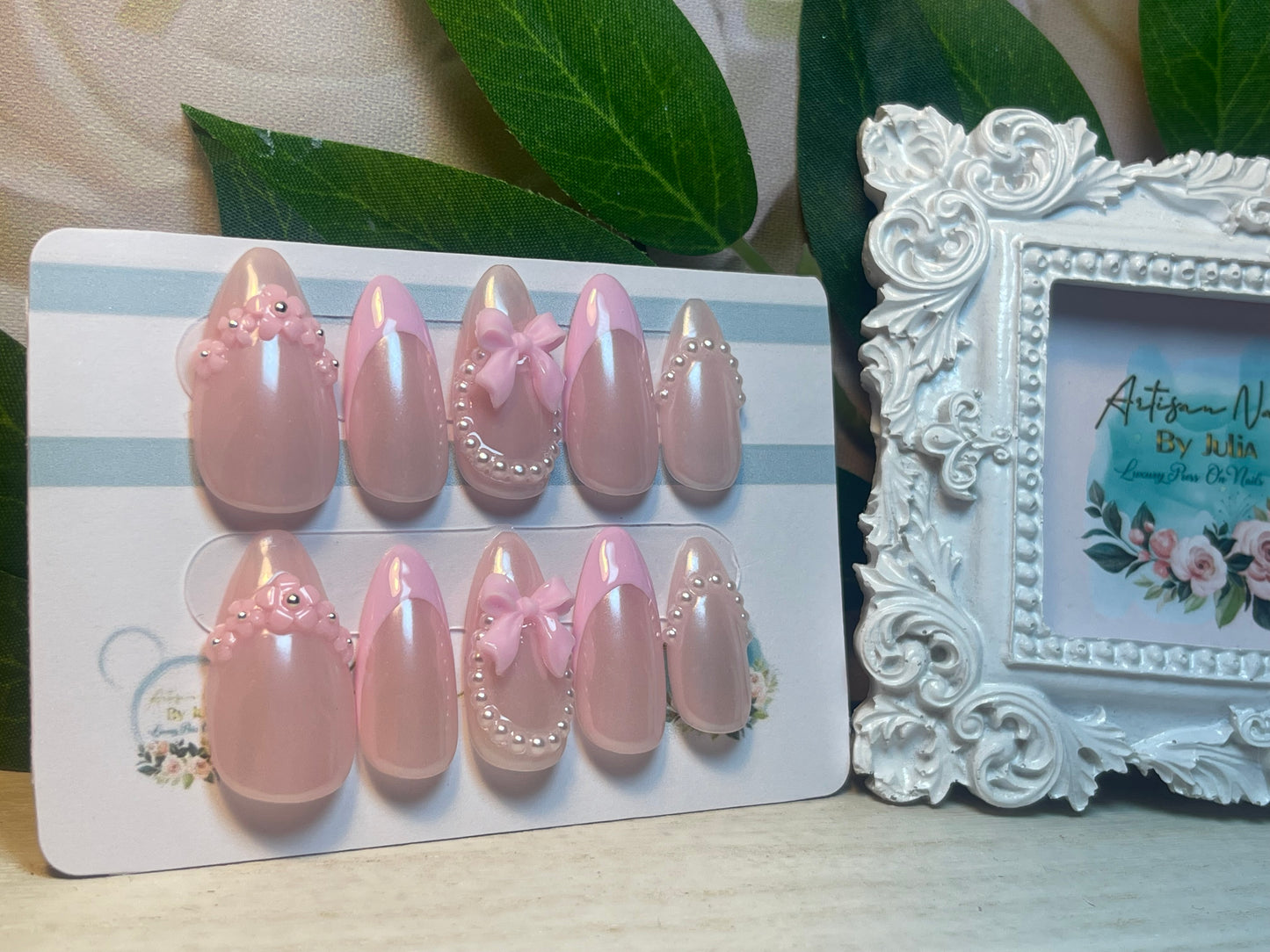 HAZLO ROSA - Juego de 10 uñas esmaltadas con perlas y lazos