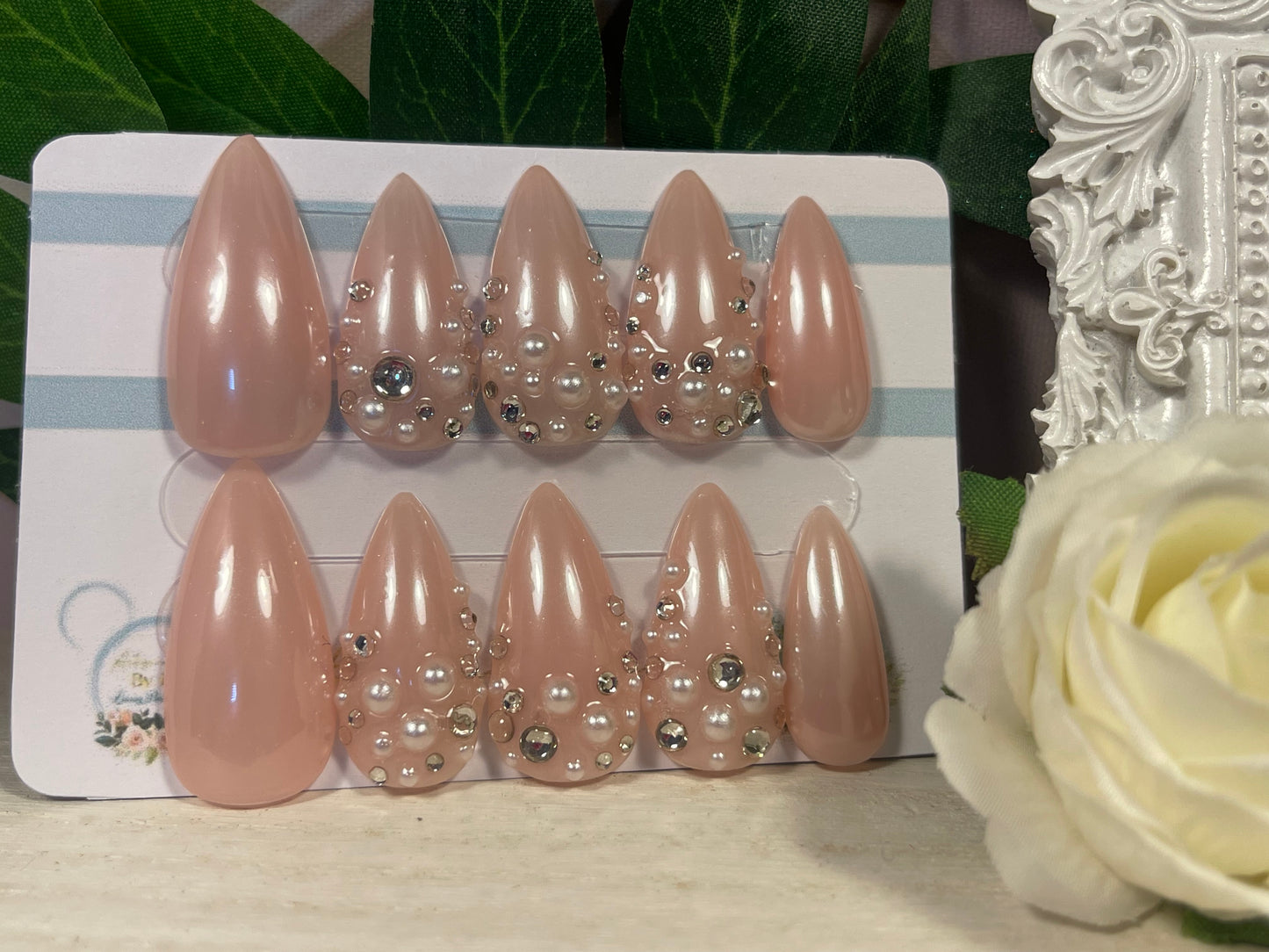 BEJEWELLED - Set of 10 Glazed Pearl & Diamond Nails