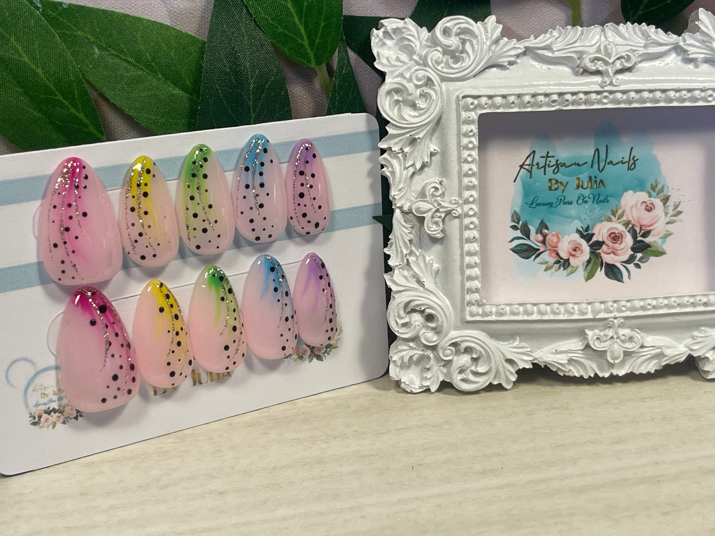 GECKO - Gel Press on Nails - Set of 10 Neon Stripe and Spot Nails