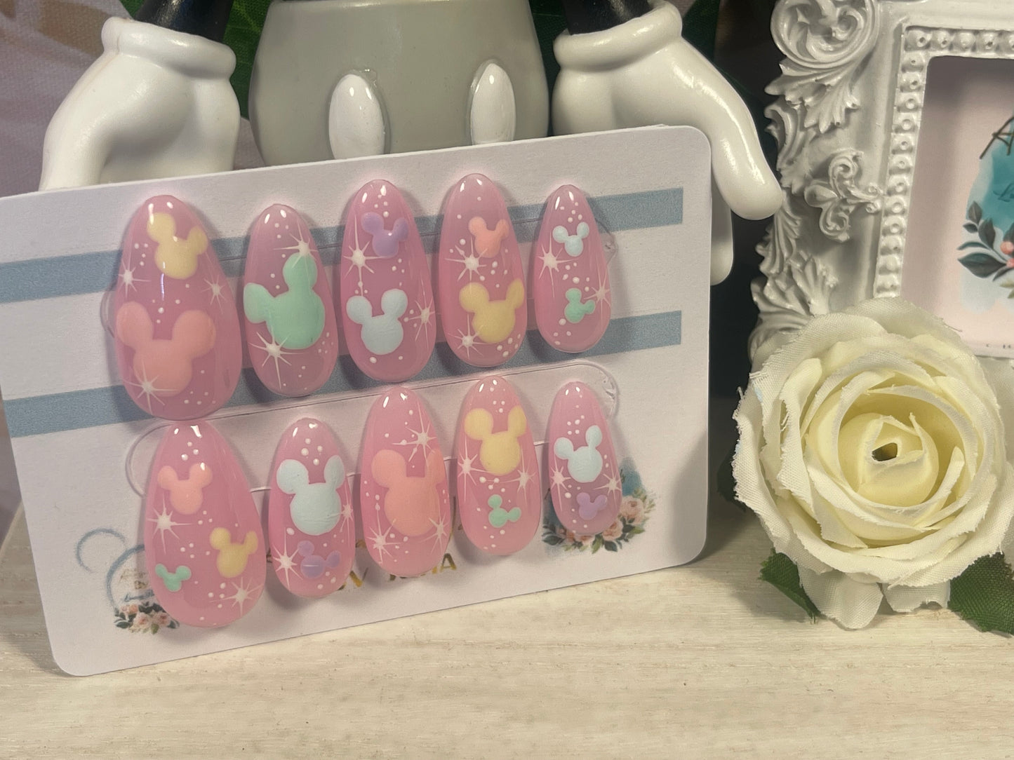 MOUSE MAGIC - Set of 10 Pastel Mouse Silhouette Nails