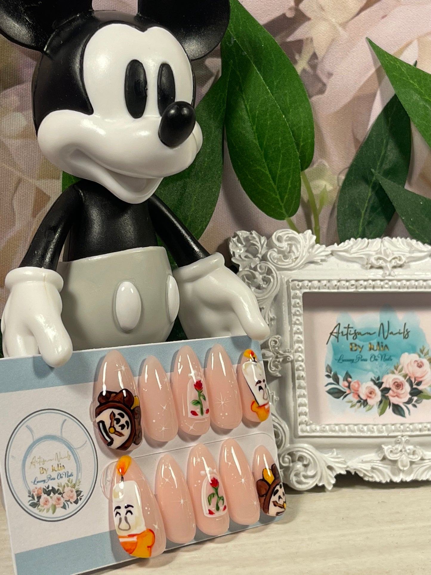 BE OUR GUEST - Gel Press on Nails - Set of 10 Clock & Candlestick Nails