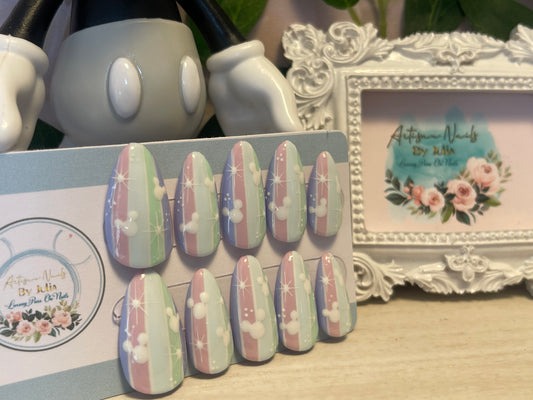 UN DÍA MÁGICO - Set de 10 uñas francesas en gel pastel y arcoíris
