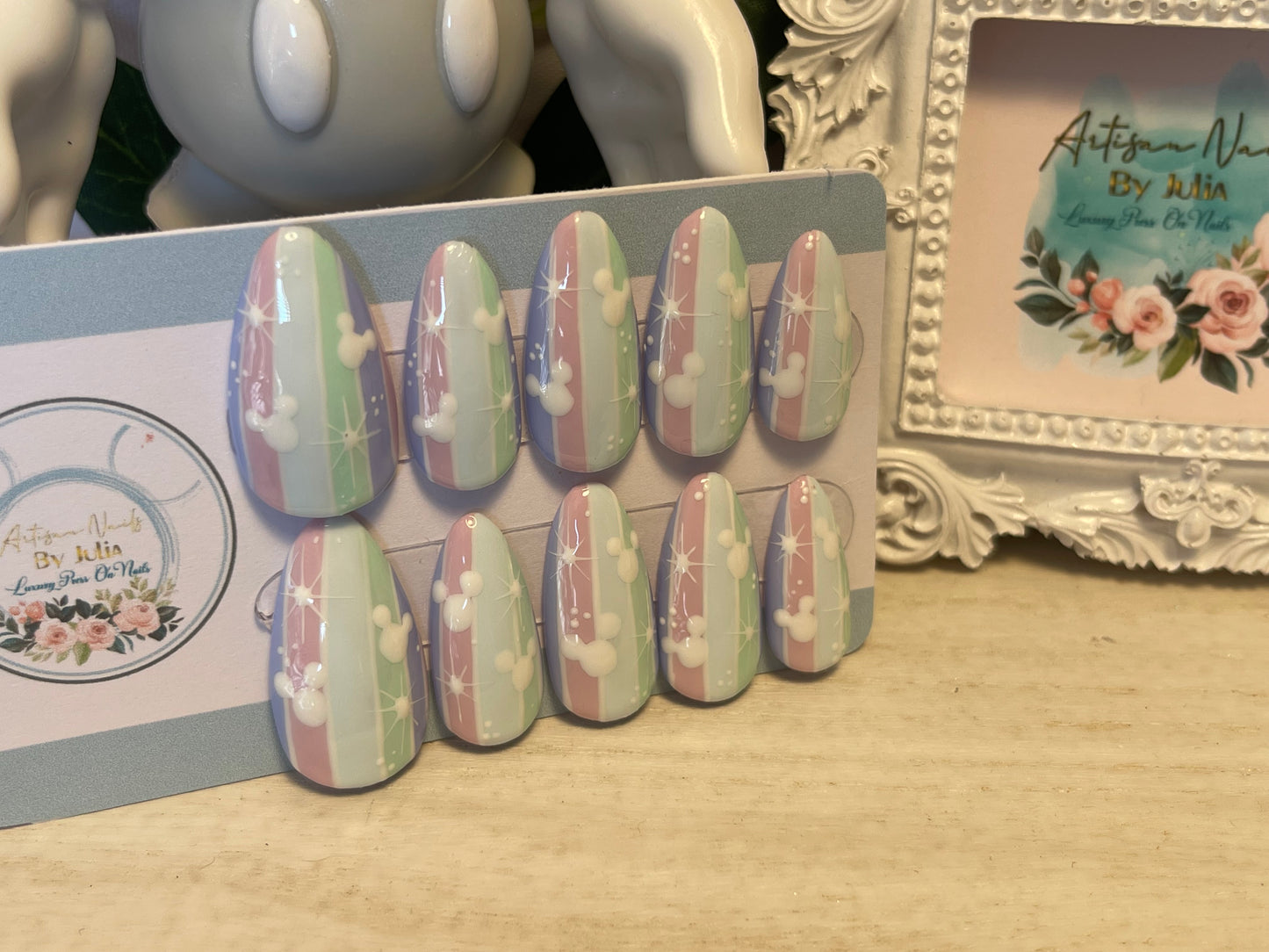 CANDY MAGIC - Set of 10 Candy stripe Mickey Nails