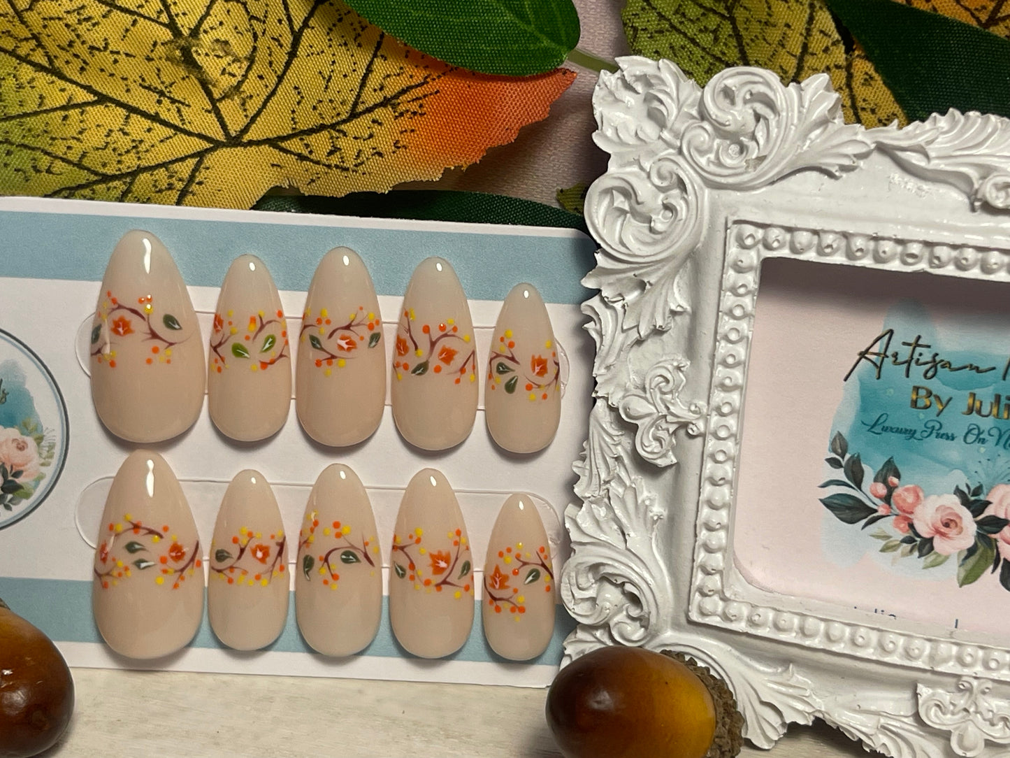 AUTUMN BREEZE - Set of 10 Delicate Leaf and Branch Nails