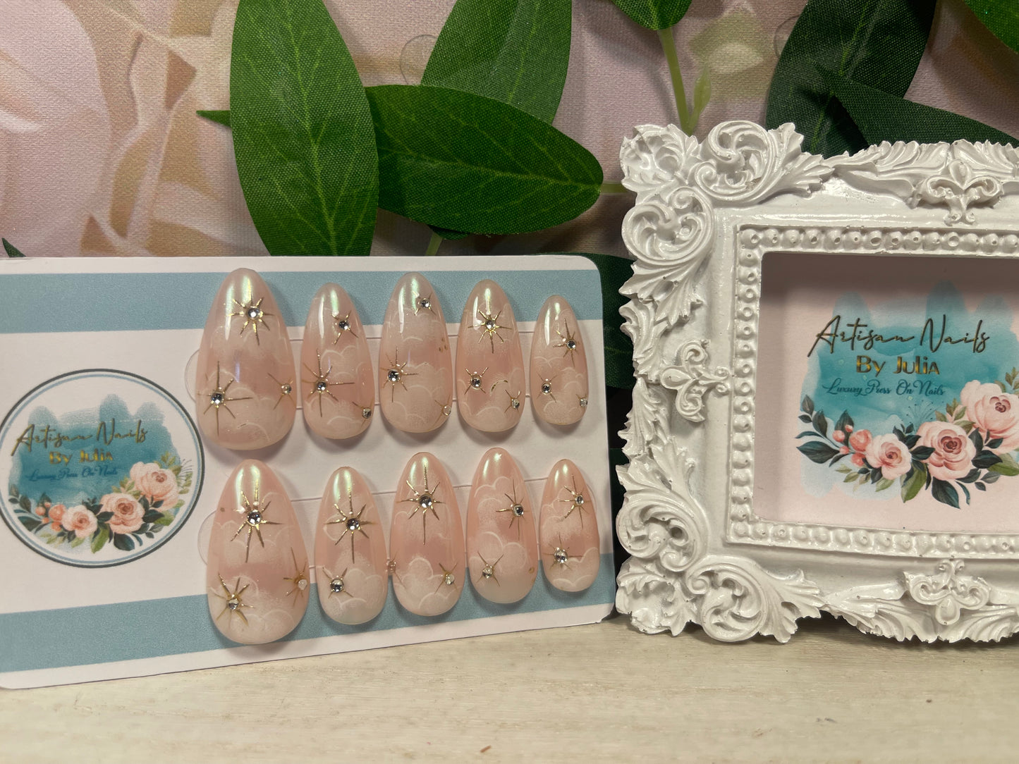 DREAMER - Gel Press on Nails - Lot de 10 ongles Cloud & Stars - Fabriqué sur commande
