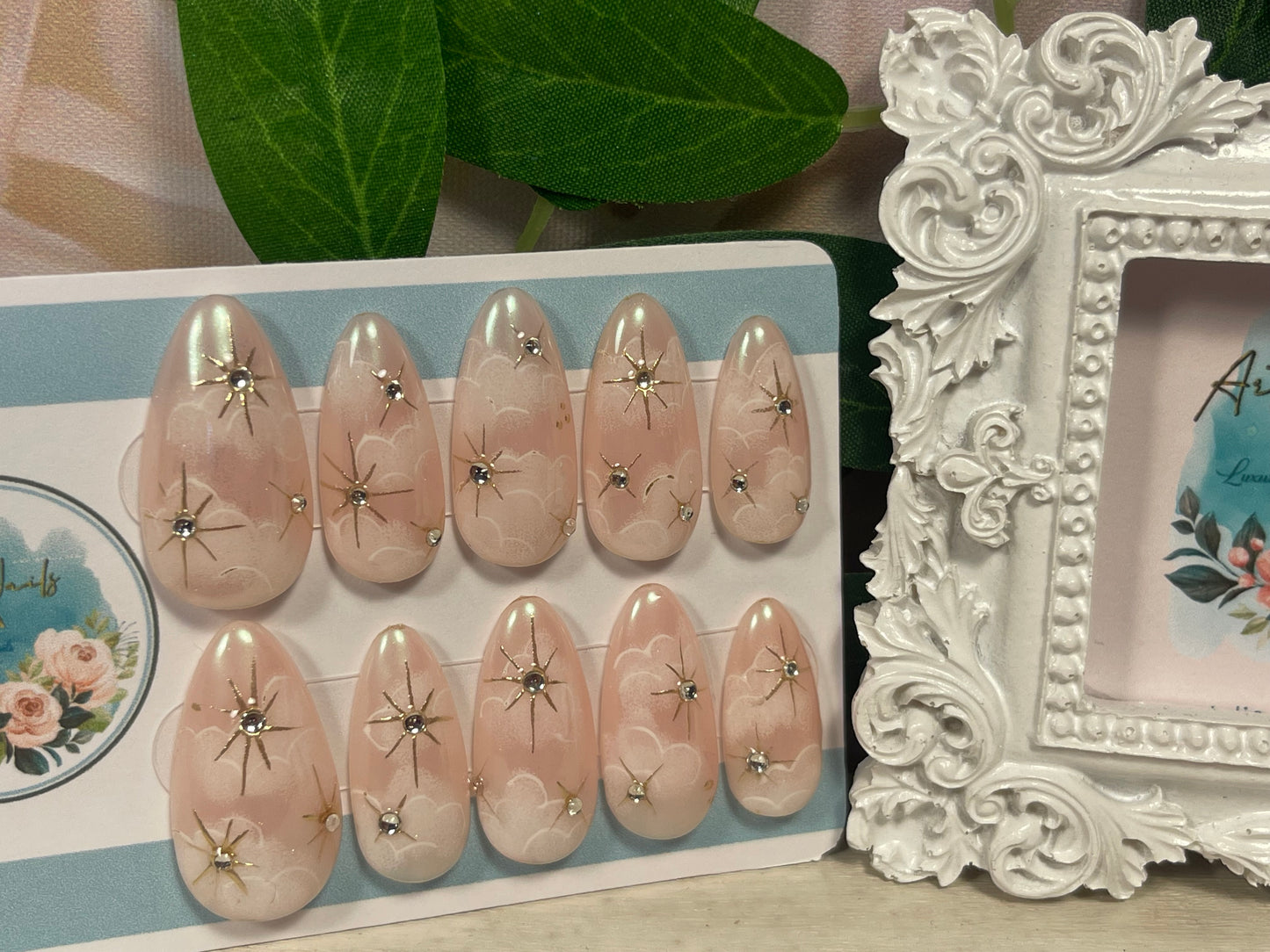 DREAMER - Gel Press on Nails - Lot de 10 ongles Cloud & Stars - Fabriqué sur commande