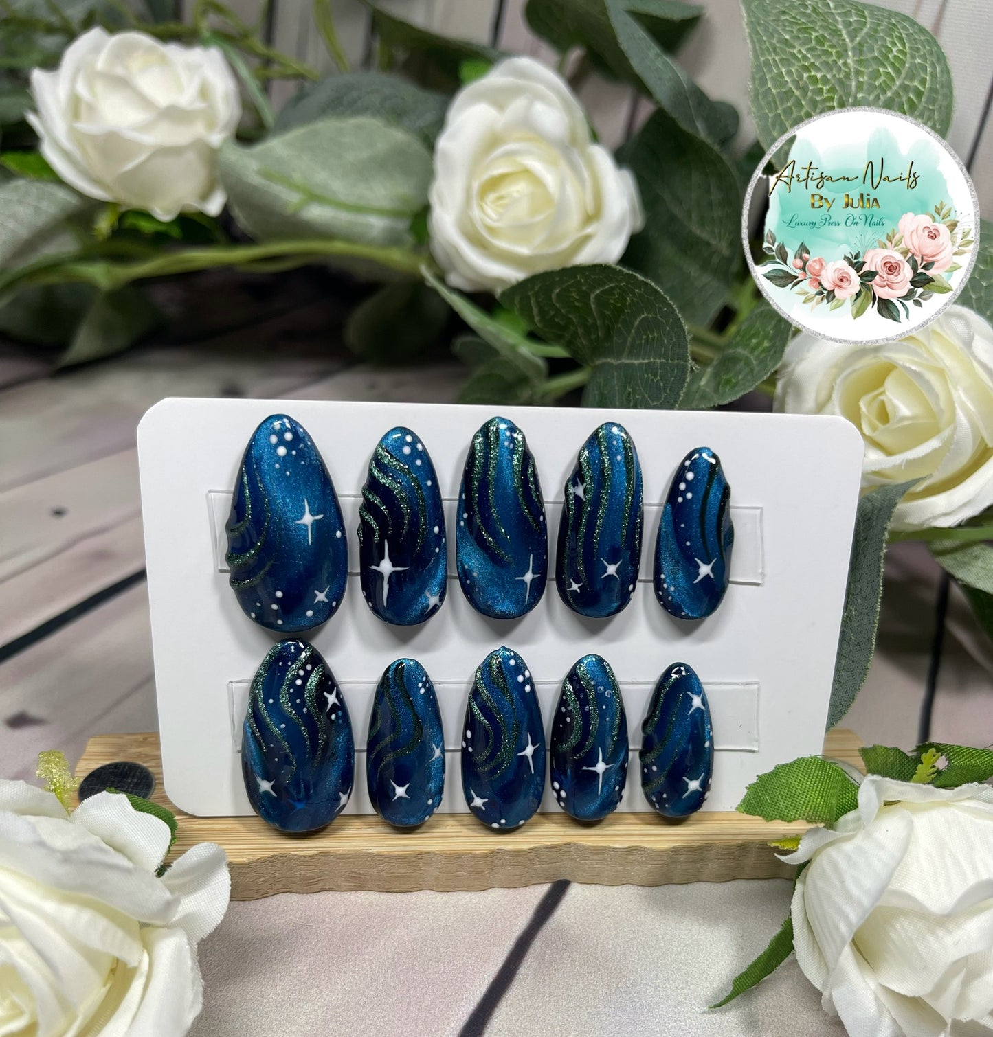AURORA - Gel Press on Nails - Lot de 10 ongles inspirés des aurores boréales - Fabriqués sur commande