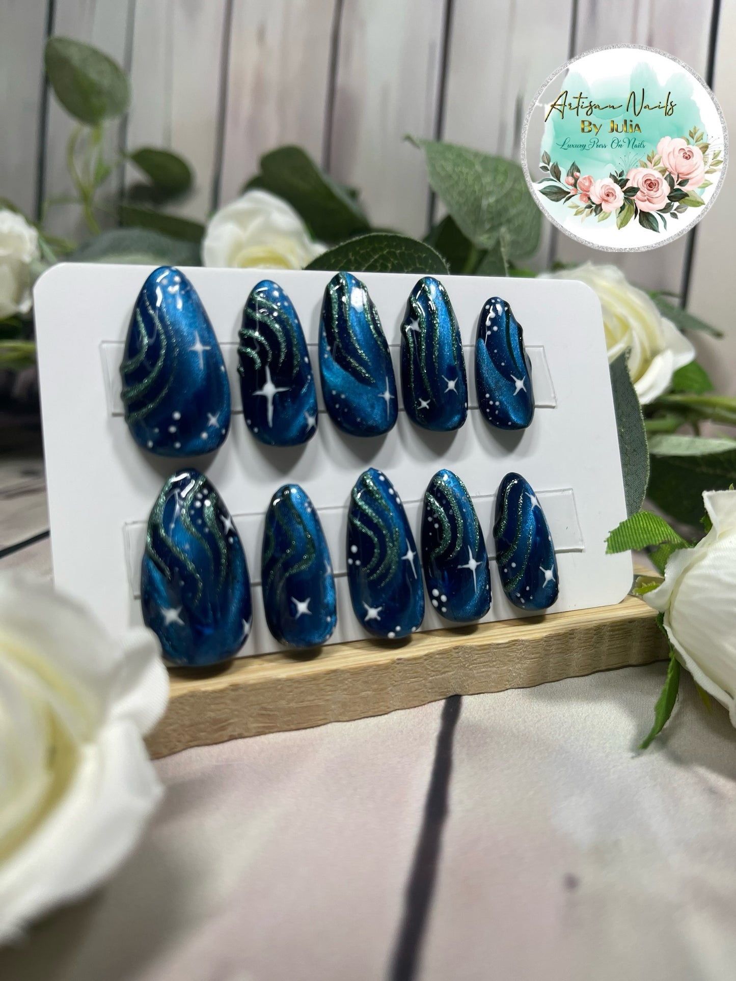 AURORA - Gel Press on Nails - Lot de 10 ongles inspirés des aurores boréales - Fabriqués sur commande