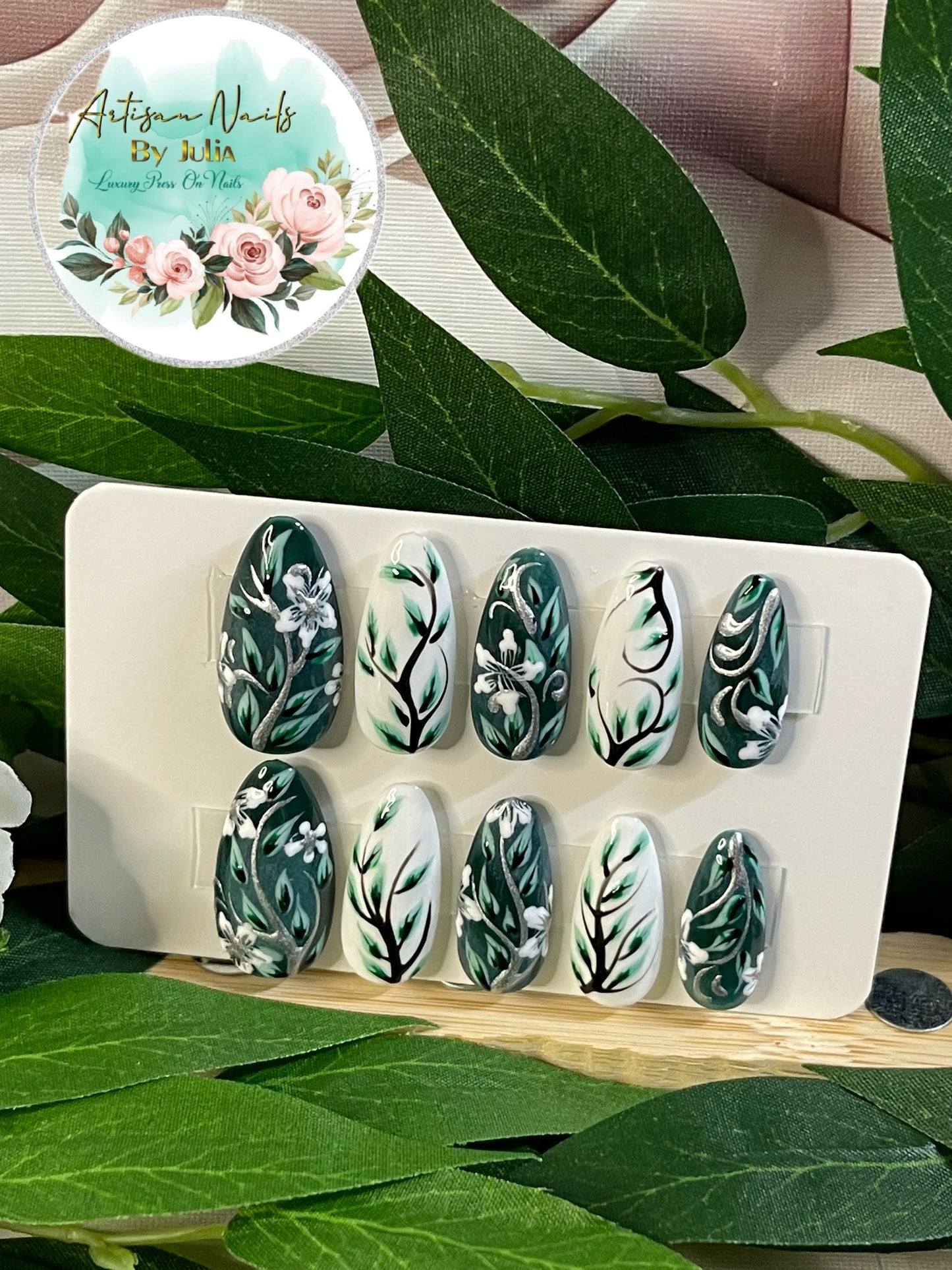 ETHEREAL COOL - Juego de 10 uñas pintadas con diseño de enredadera