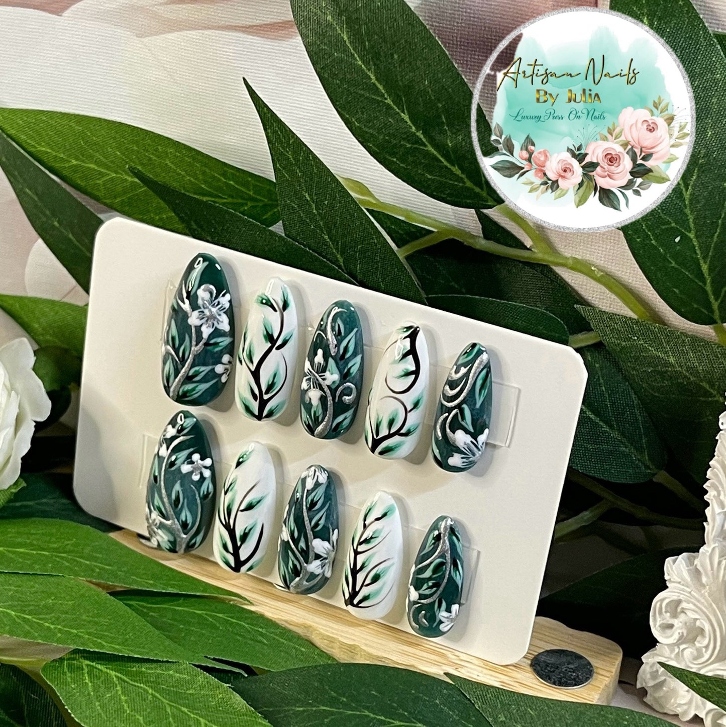 ETHEREAL COOL - Juego de 10 uñas pintadas con diseño de enredadera