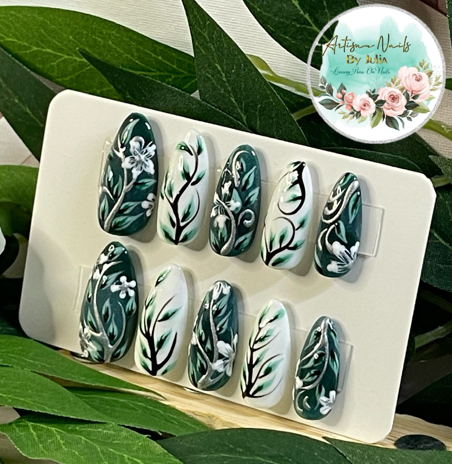 ETHEREAL COOL - Juego de 10 uñas pintadas con diseño de enredadera