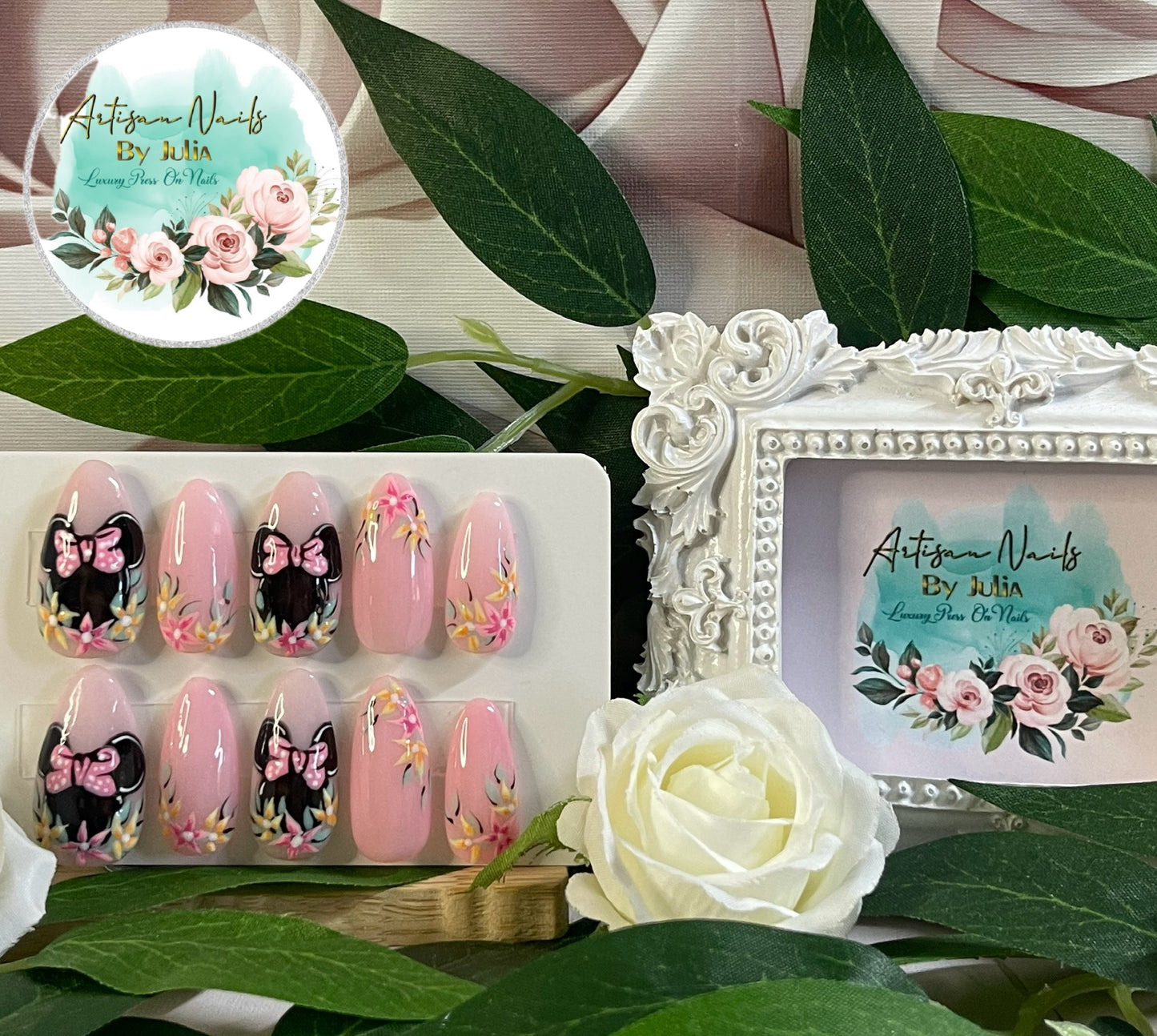 MINNIE ROSE - Uñas de gel prensadas - Juego de 10 uñas inspiradas en Minnie - Hechas a pedido