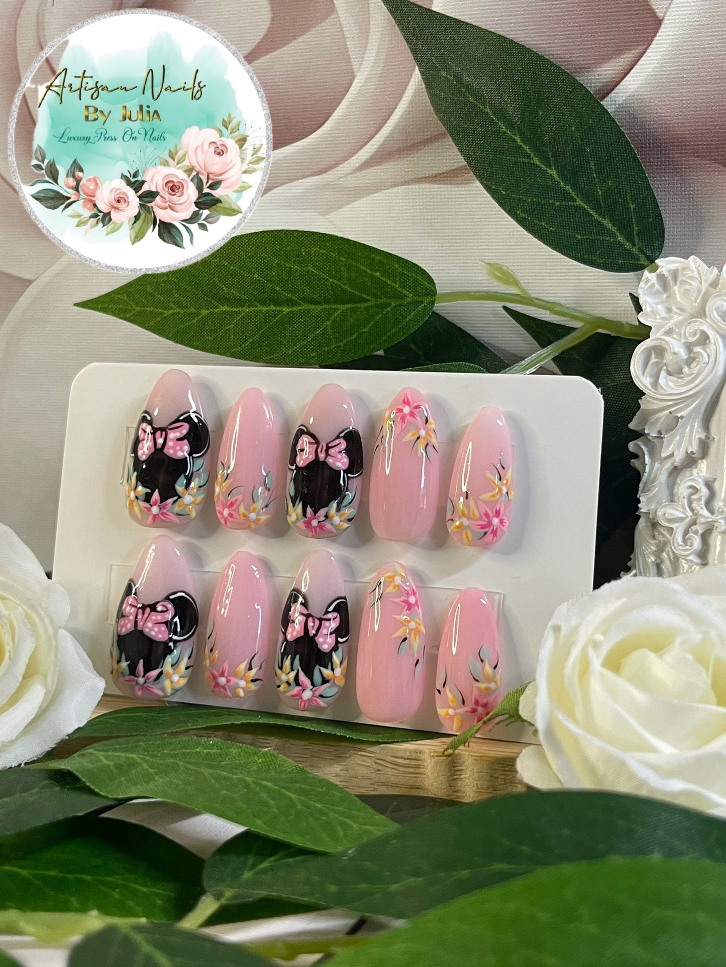 MINNIE ROSE - Uñas de gel prensadas - Juego de 10 uñas inspiradas en Minnie - Hechas a pedido