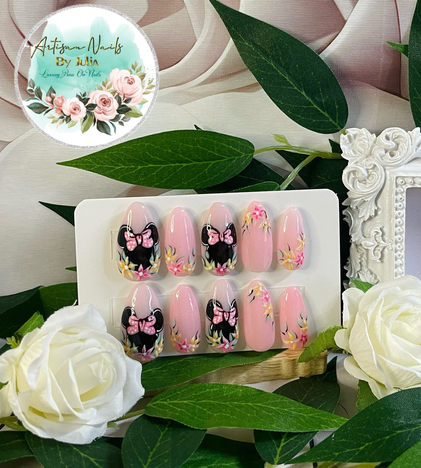 MINNIE ROSE - Uñas de gel prensadas - Juego de 10 uñas inspiradas en Minnie - Hechas a pedido