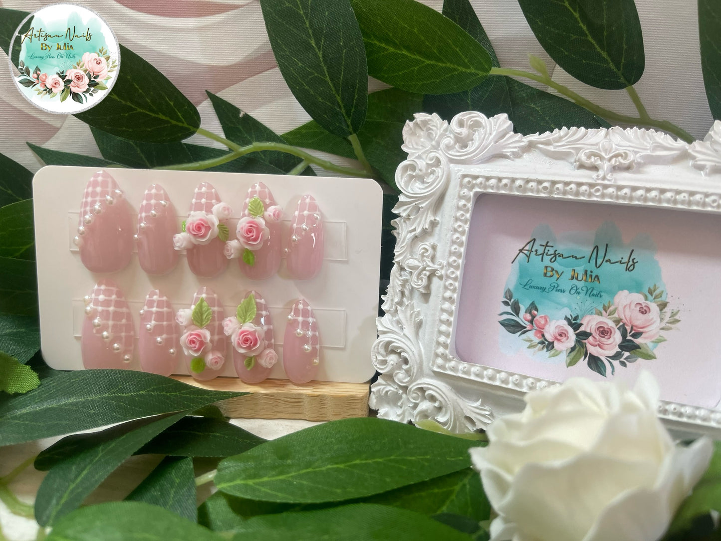LOVE STORY - Gel Press on Nails - Lot de 10 faux ongles en dentelle avec roses 3D - Fabriqués sur commande