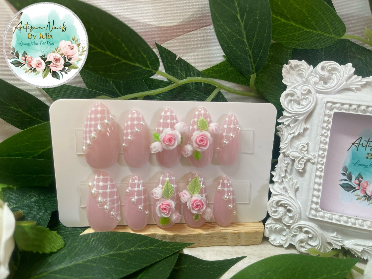 LOVE STORY - Gel Press on Nails - Lot de 10 faux ongles en dentelle avec roses 3D - Fabriqués sur commande