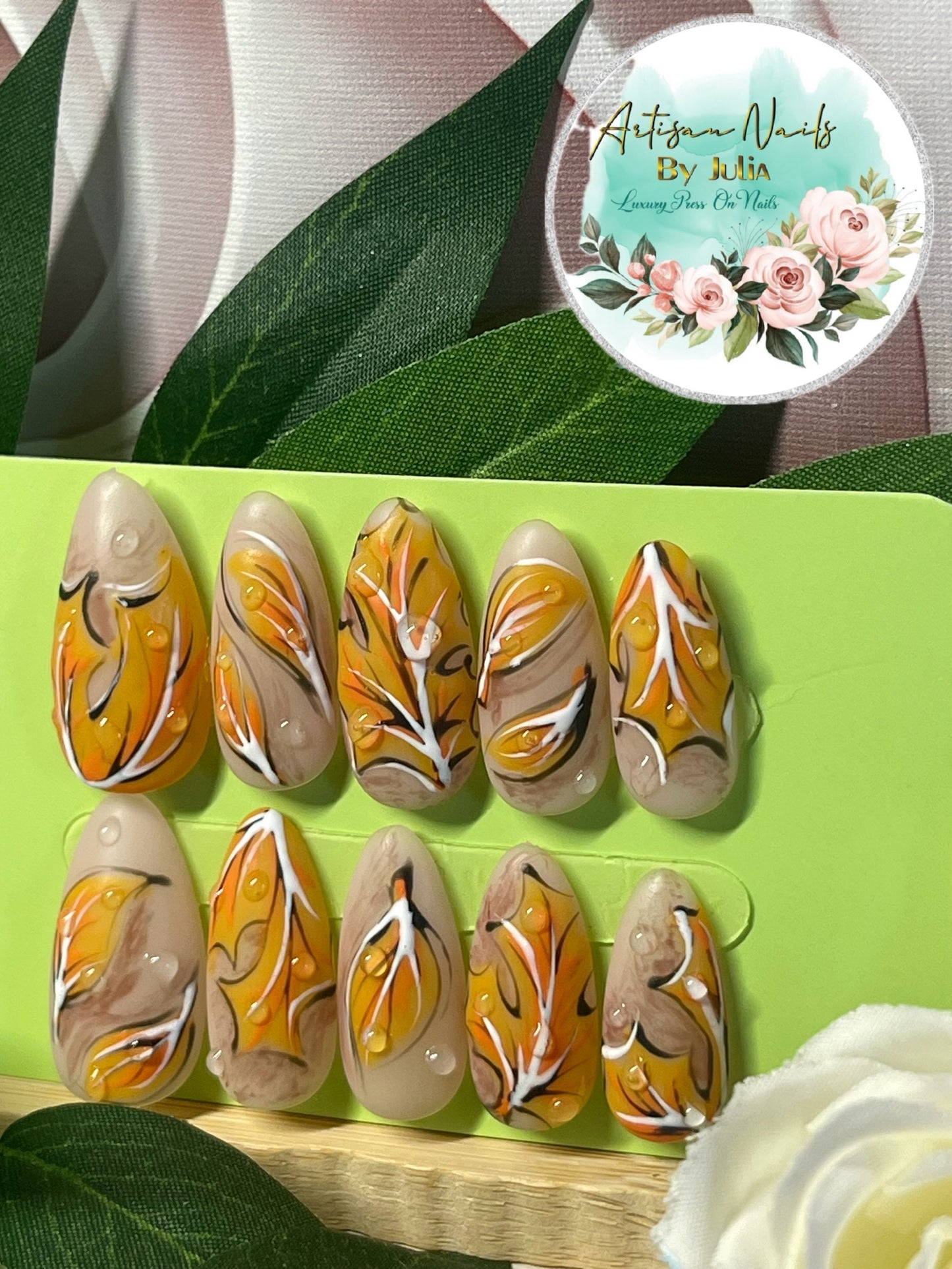 FALL-ING LEAVES - Set of 10 autumn leaves with Dew Nails
