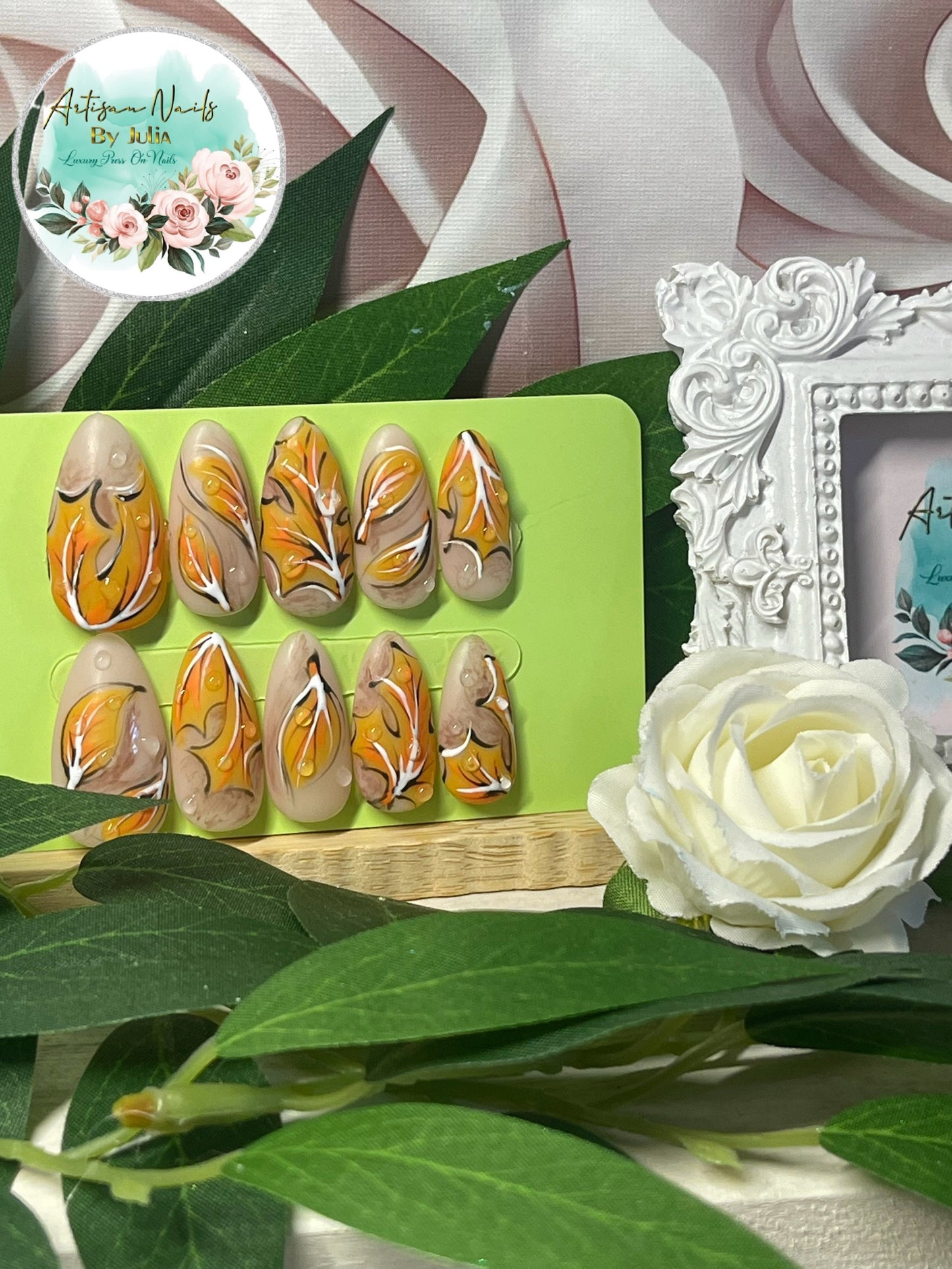 FALL-ING LEAVES - Set of 10 autumn leaves with Dew Nails