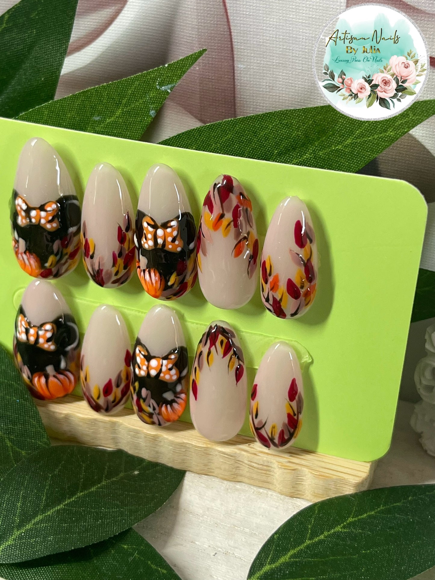 MINNIE D'AUTOMNE - Gel Press on Nails - Lot de 10 ongles inspirés de Minnie - Fabriqués sur commande