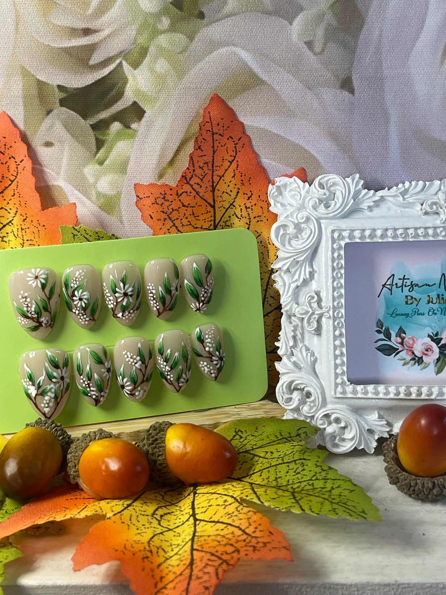 FROSTY MORNING - Ongles en gel à presser - Lot de 10 ongles à motif feuilles givrées - Fabriqués sur commande