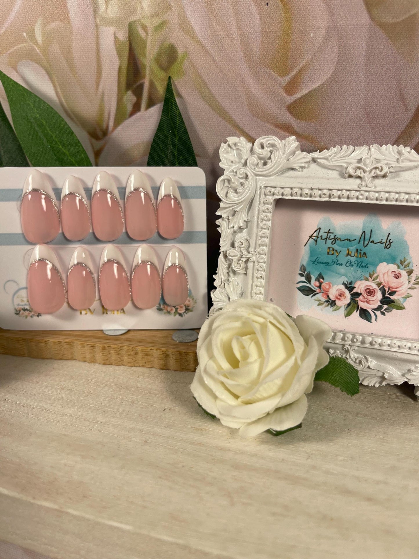 SILVER LADY - Set of 10 Classic French Tip Nails with Silver Sparkle line