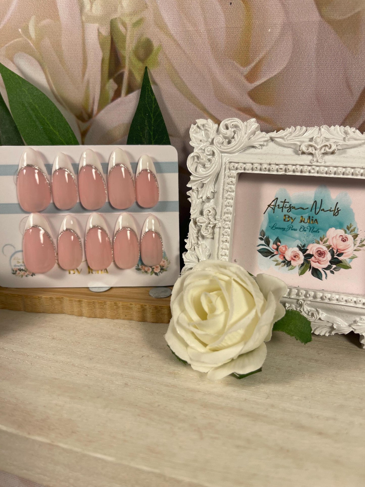 SILVER LADY - Set of 10 Classic French Tip Nails with Silver Sparkle line