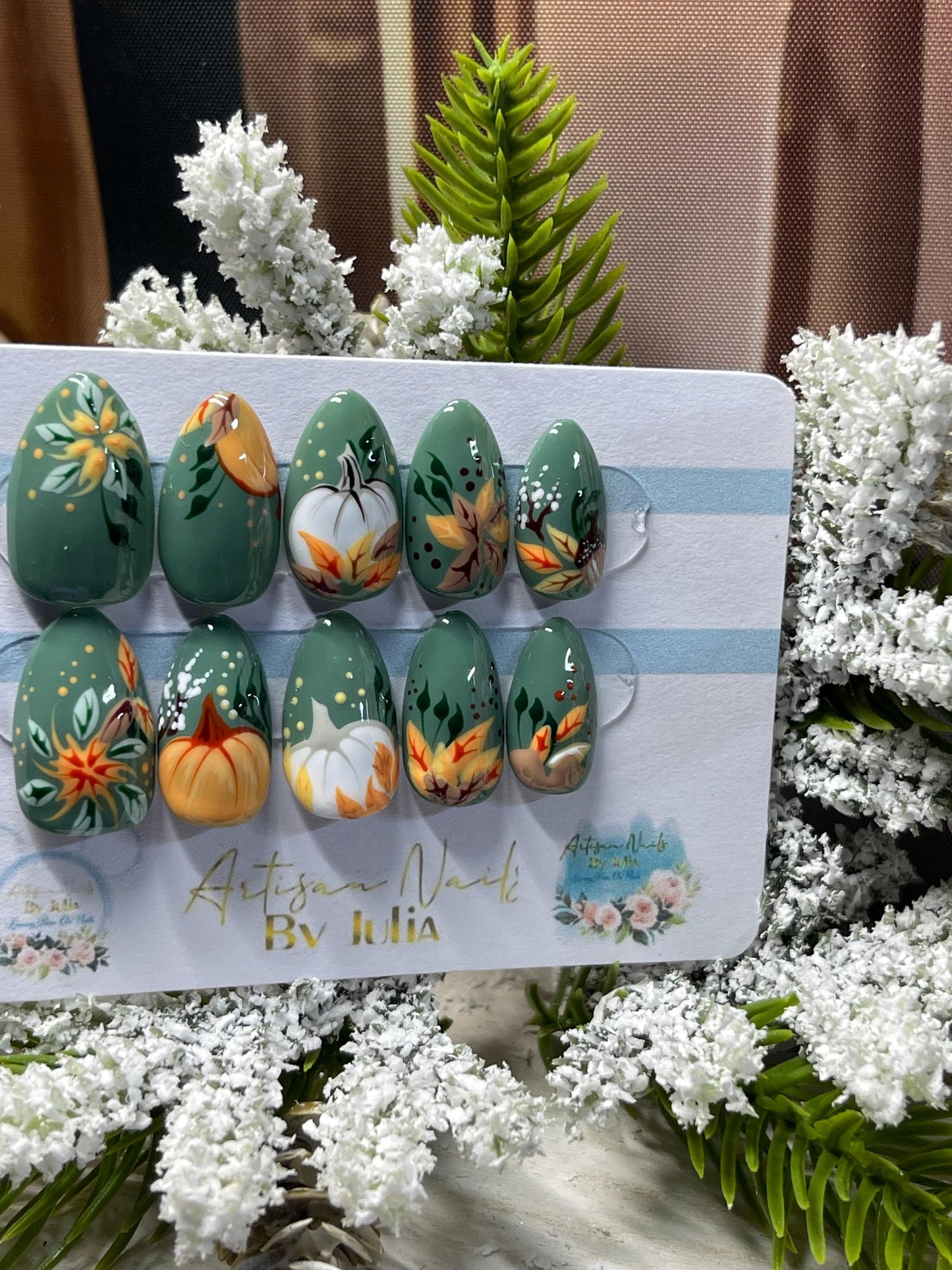 THANKFUL - Set of 10 Thanksgiving Pumpkin Nails in Fall colours