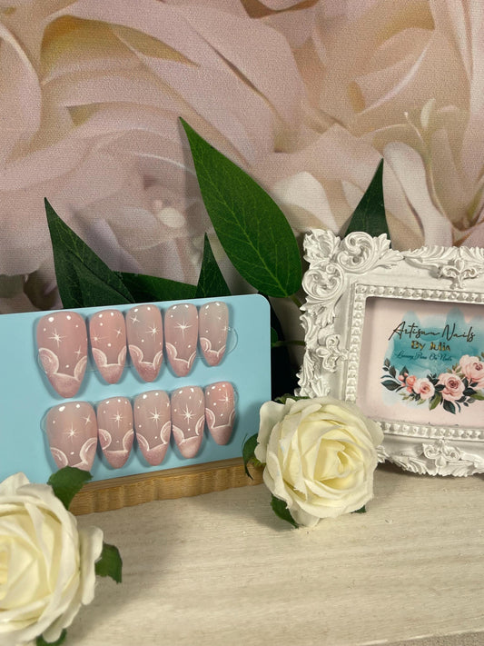 SPARKLE  - Set of 10 Cats Eye Nails with Iconic Mouse Ears Details