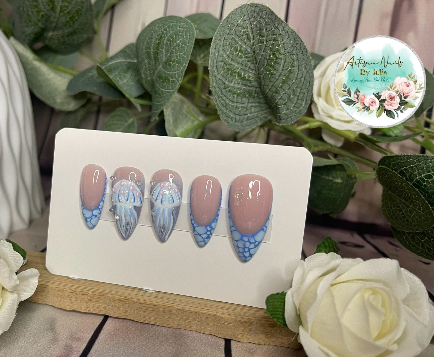 JELLYFISH - Set of 10 ocean French tip with jellyfish Nails