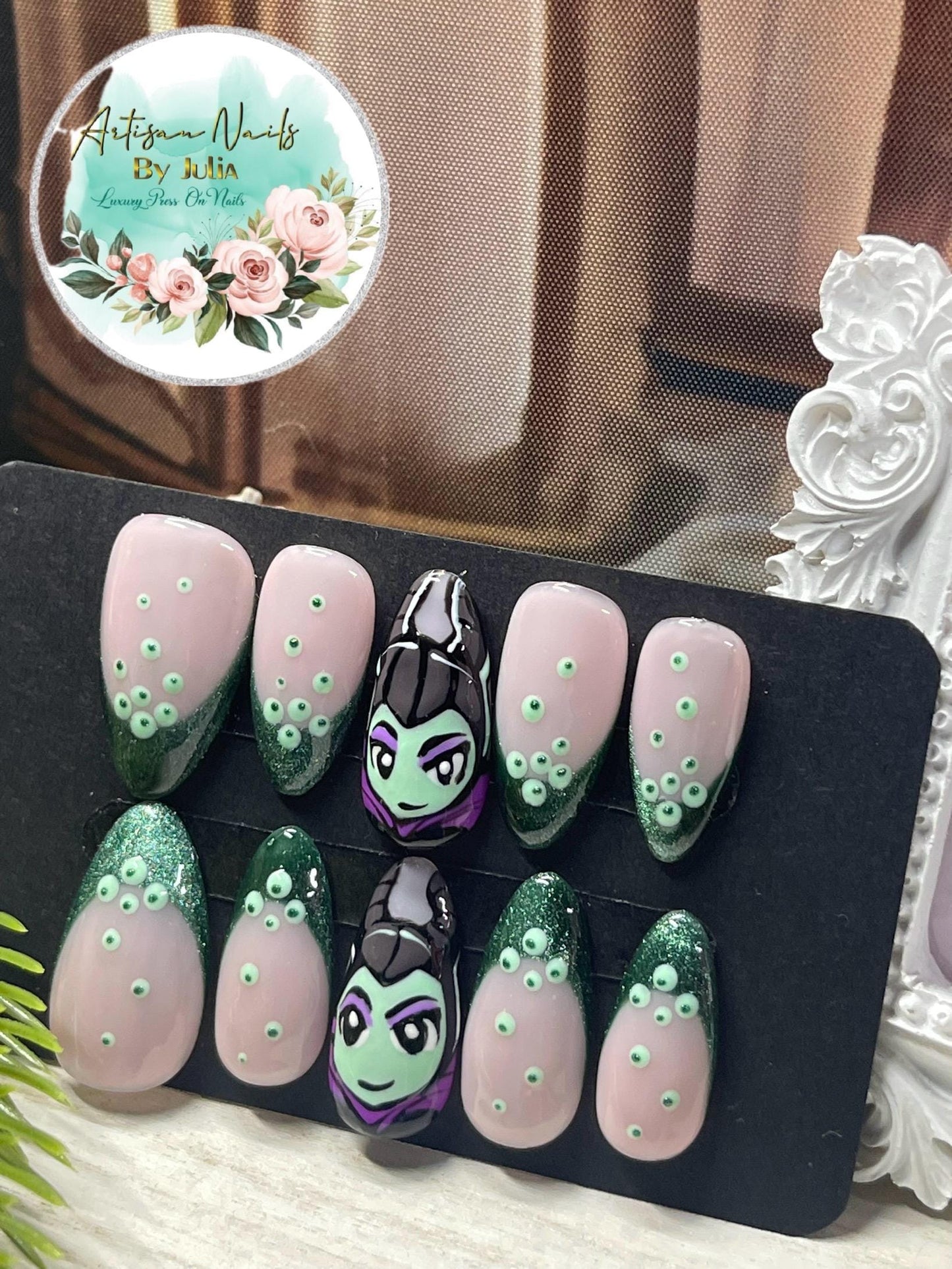 MALEFICENT - Set of 10 Maleficent inspired Nails