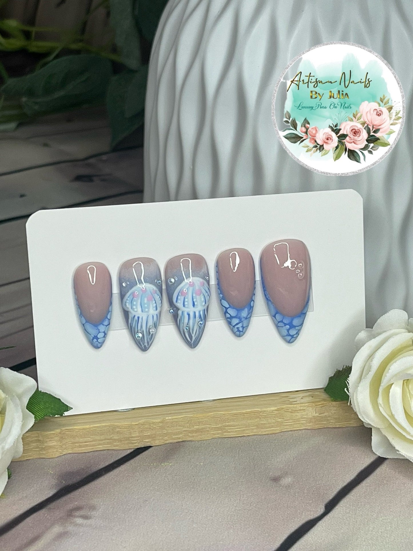 JELLYFISH - Set of 10 ocean French tip with jellyfish Nails